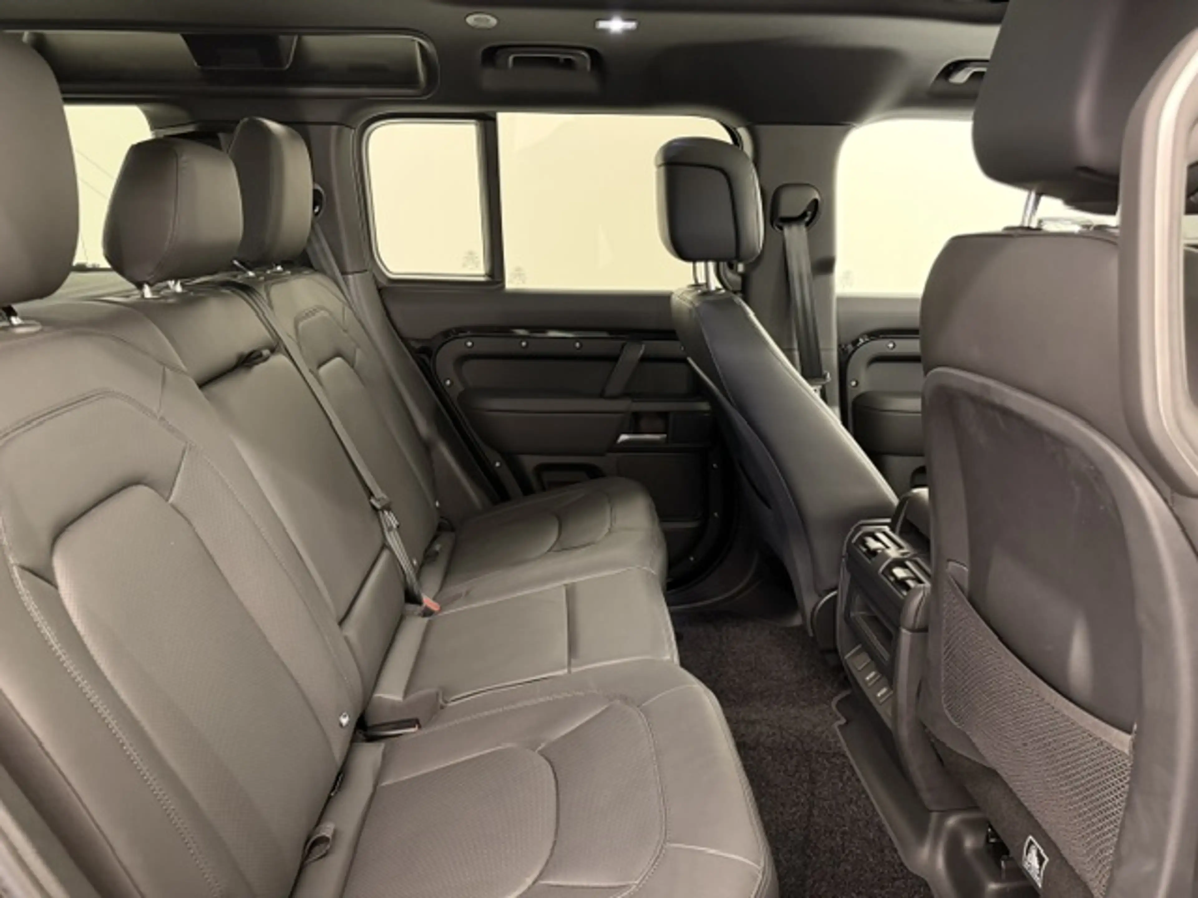 Land Rover Defender X-DYNAMIC HSE PHEV NIEUW+TAL VAN OPTIES — photo 10
