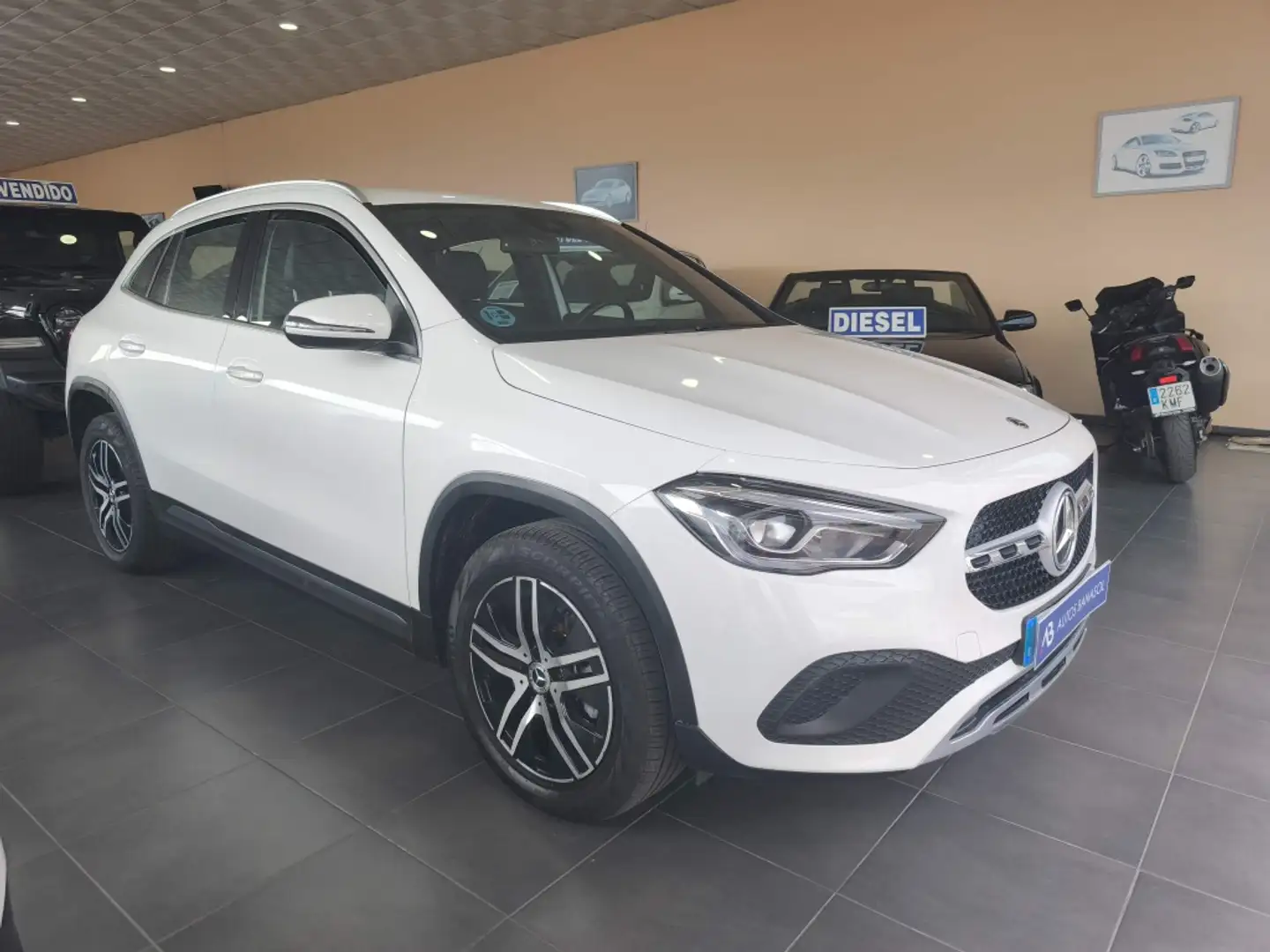 Mercedes-Benz GLA 200 200d 8G-DCT Blanco - 2