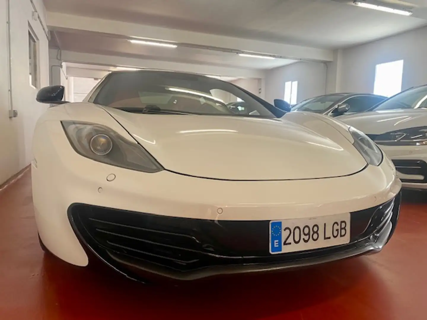 McLaren MP4-12C Wit - 1