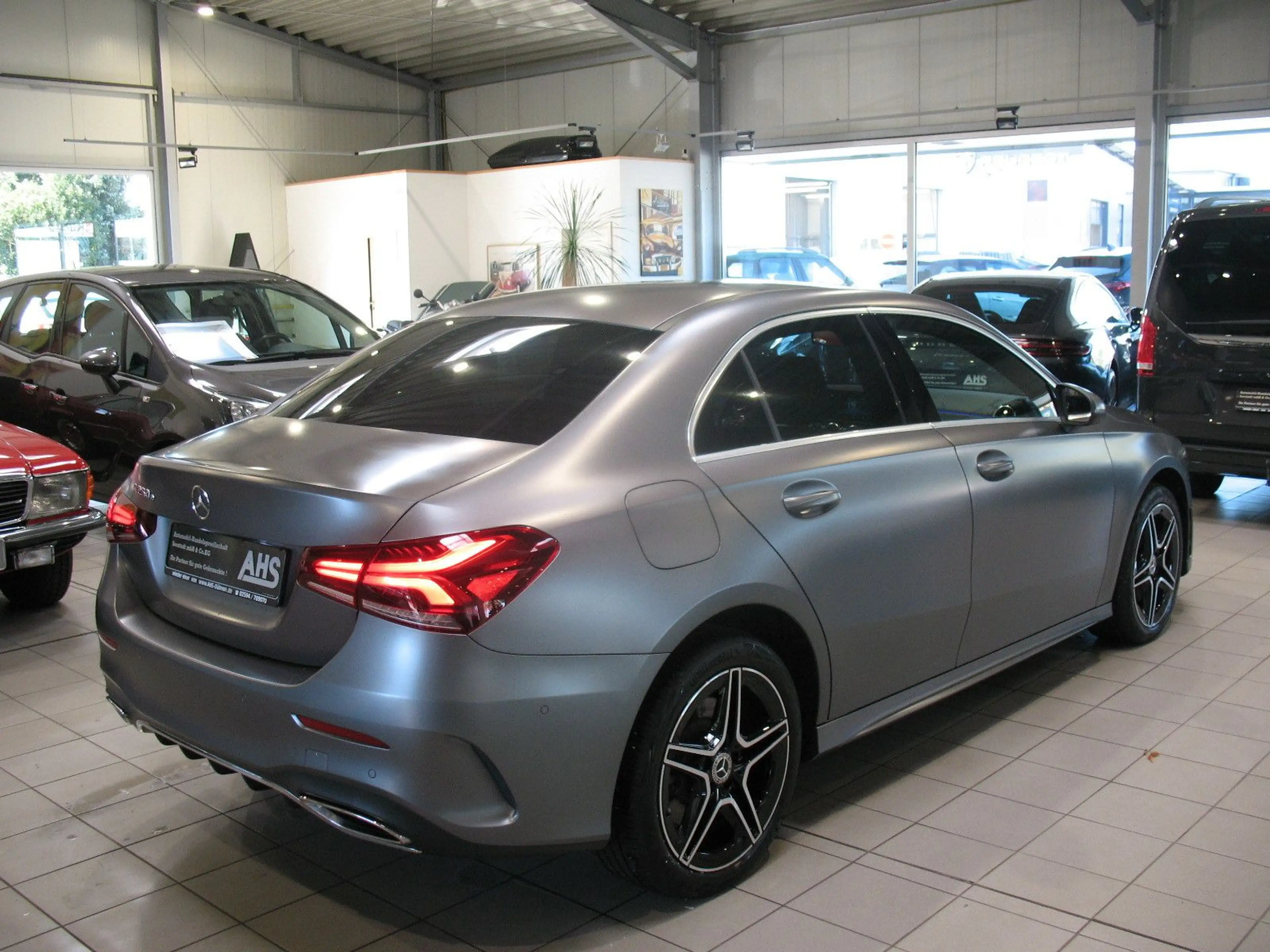 Mercedes-Benz A 250 e 8G-DCT AMG Line *LED*SHD*PANORAMA* — photo 3