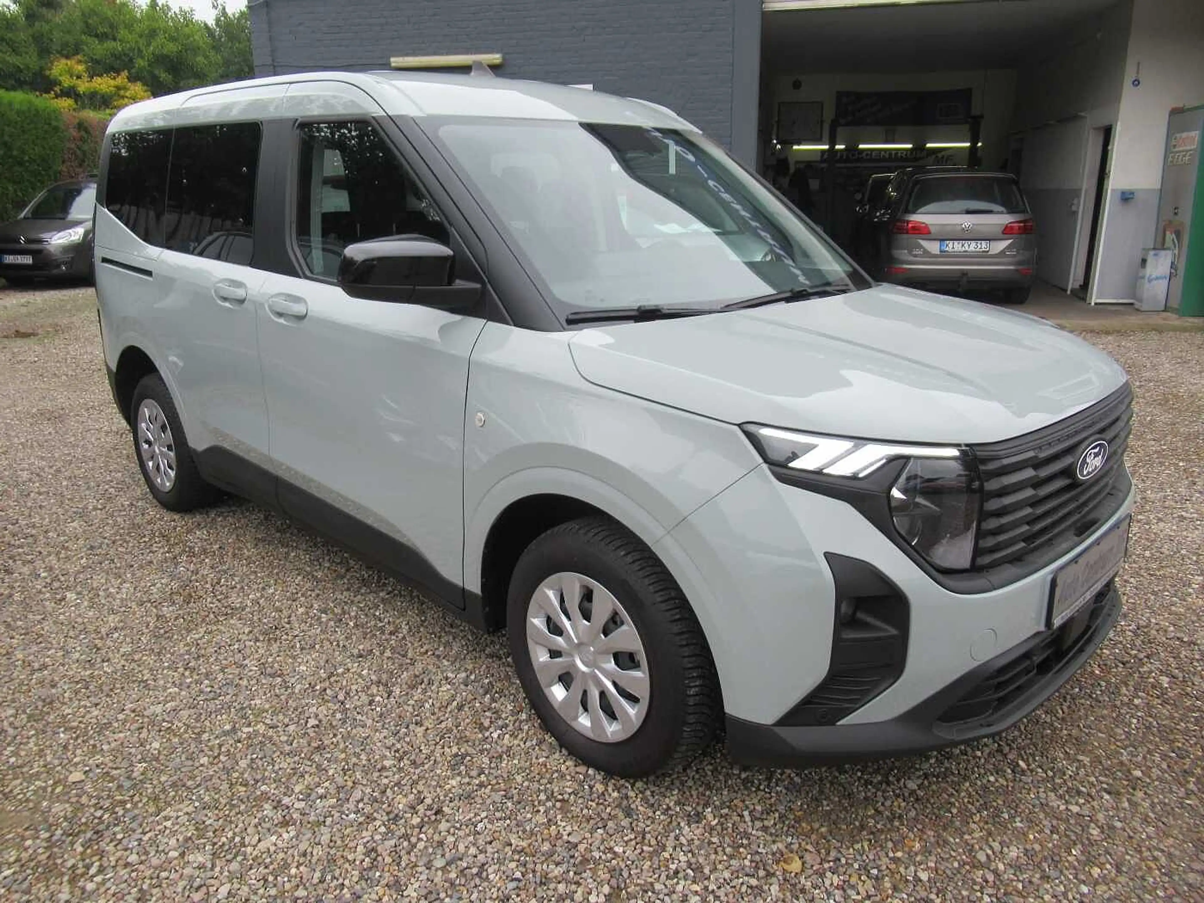 Ford Tourneo Courier — photo 3