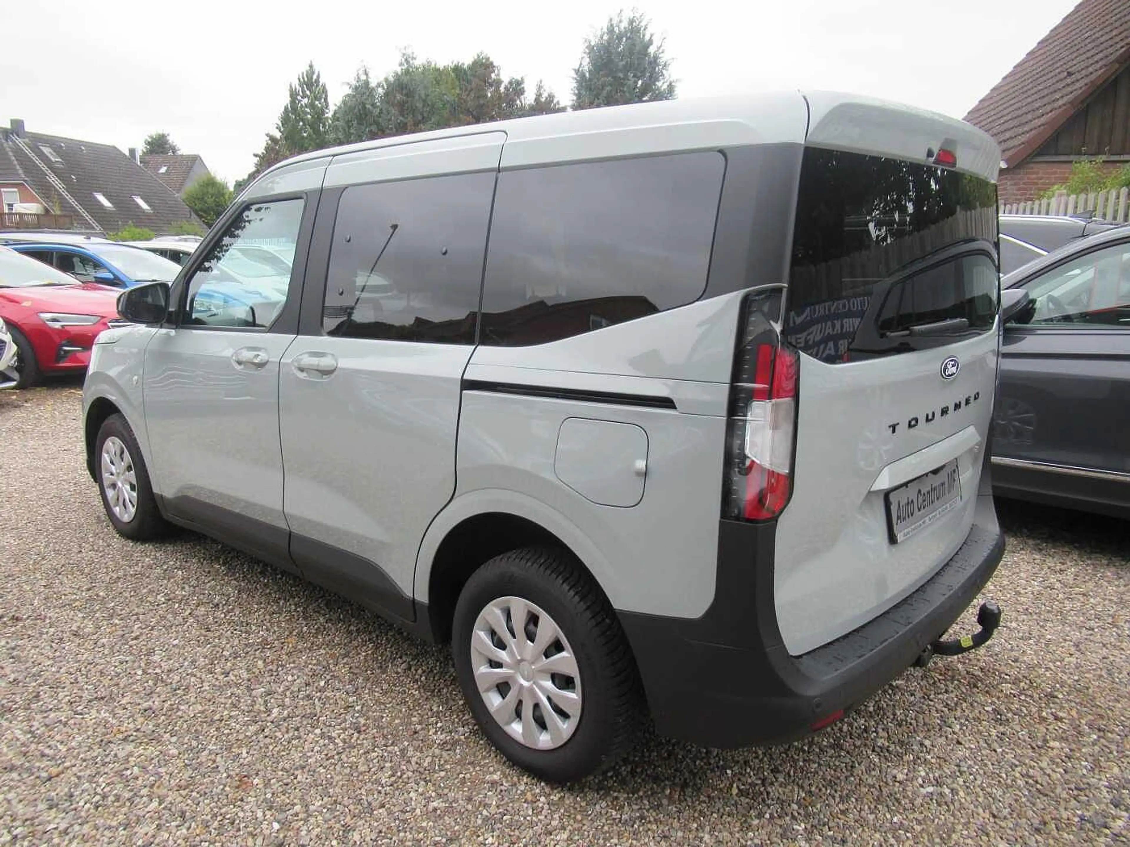 Ford Tourneo Courier — photo 6