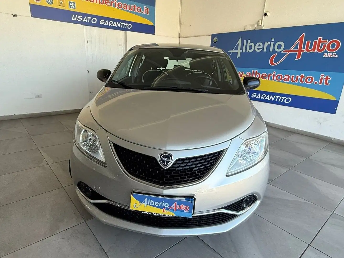 Lancia Ypsilon 1.2 69 CV 5 porte Gold *86.000 KM* Argento - 2