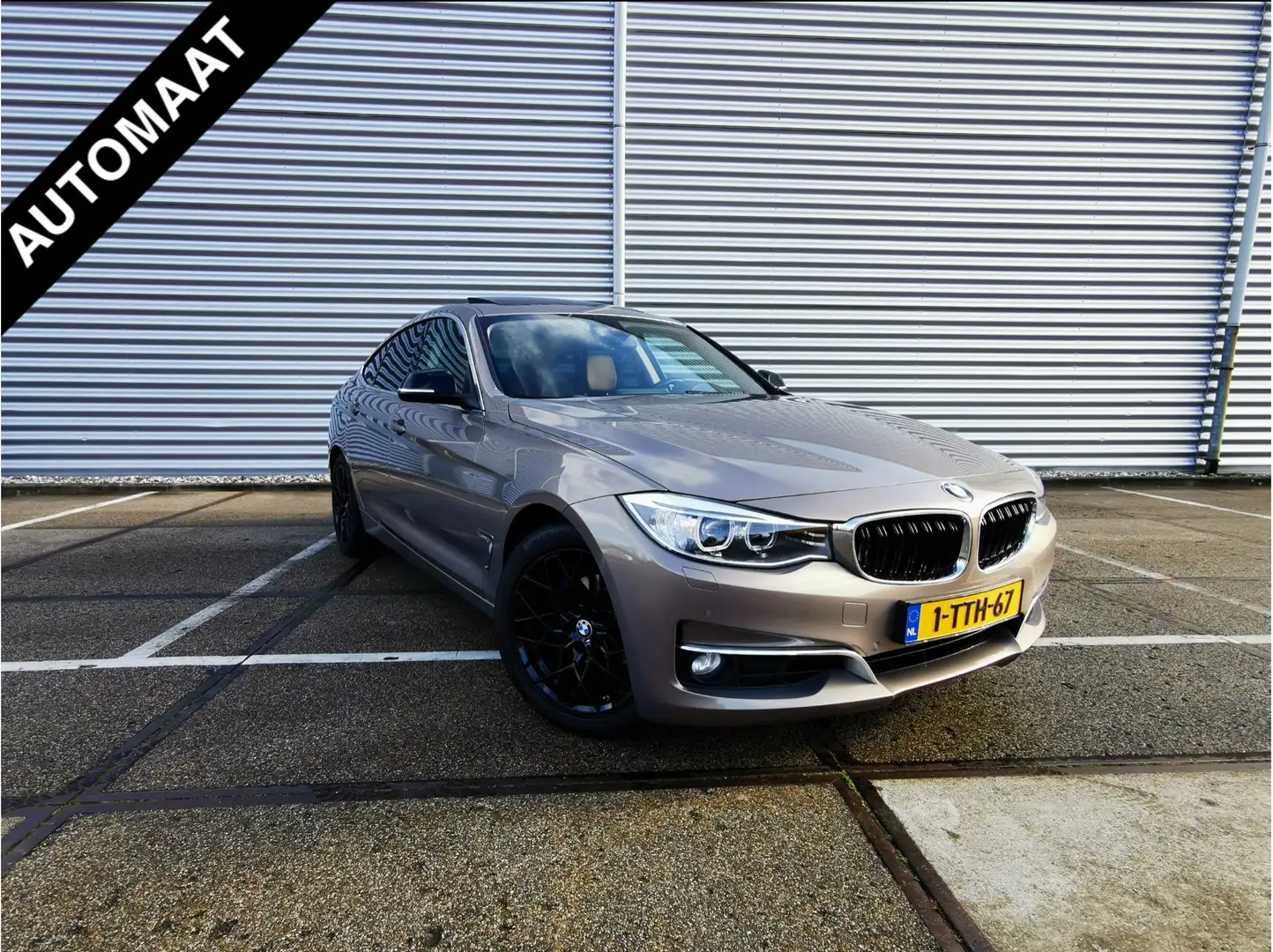 BMW 320 Luxury Line | Leer | Pano | NAVI | Camera | AUT Beige - 1