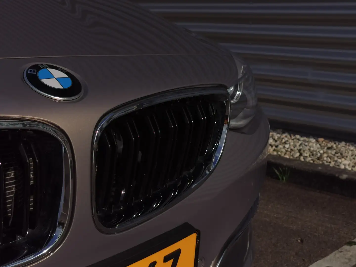 BMW 320 Luxury Line | Leer | Pano | NAVI | Camera | AUT Beige - 2