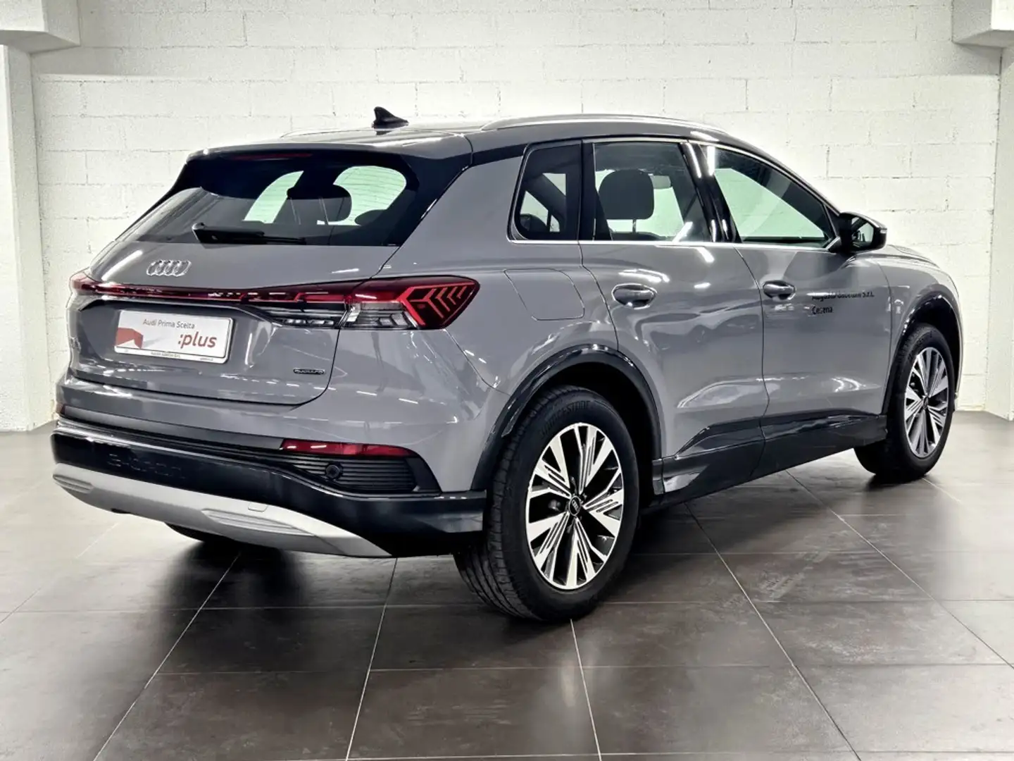 Audi Q4 e-tron 45 E-TRON QUATTRO MY 23 Grigio - 2