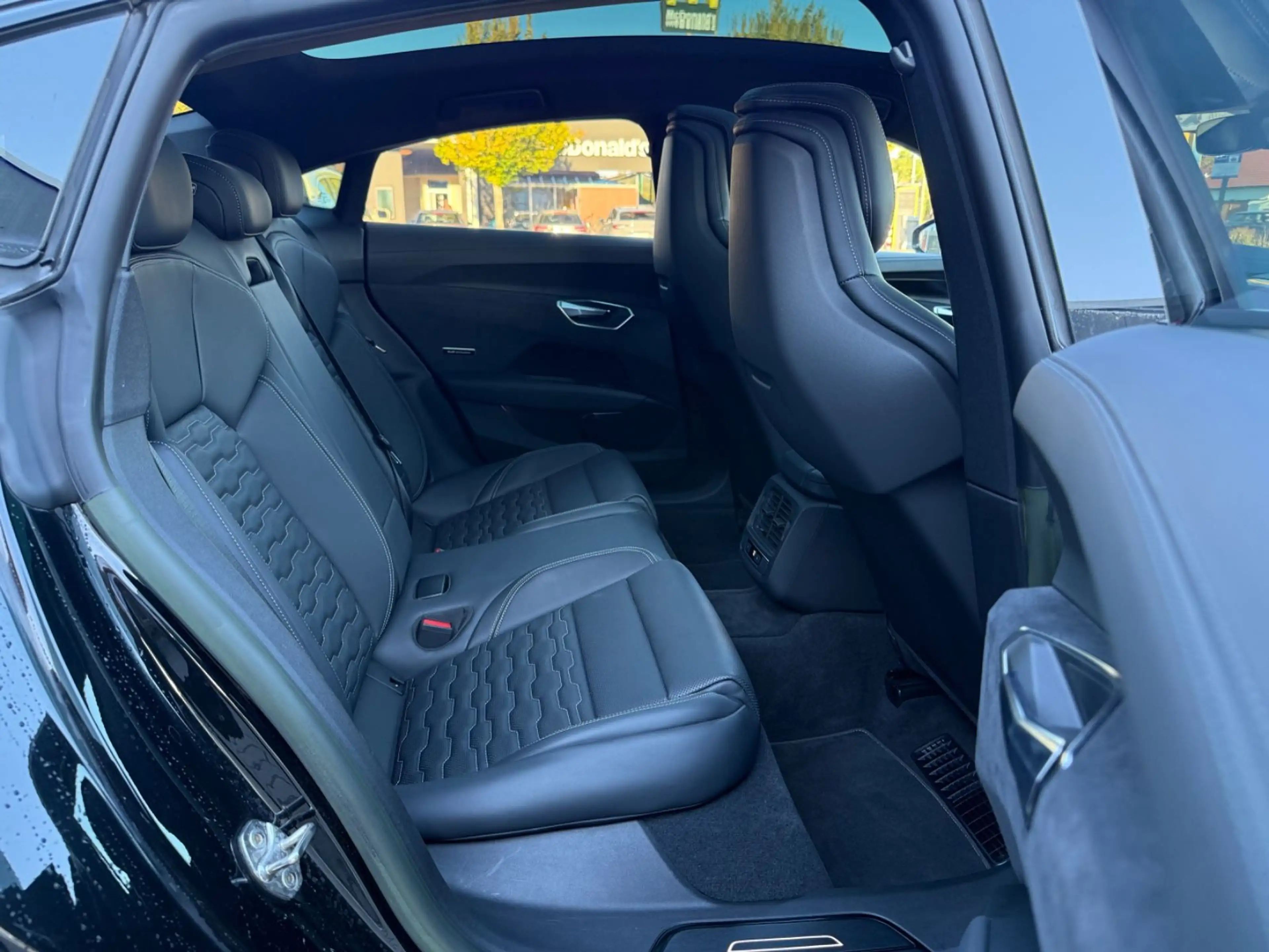 Audi e-tron GT Quattro*LASER*HuD*PANO*1.Hand*VOLL* — photo 11