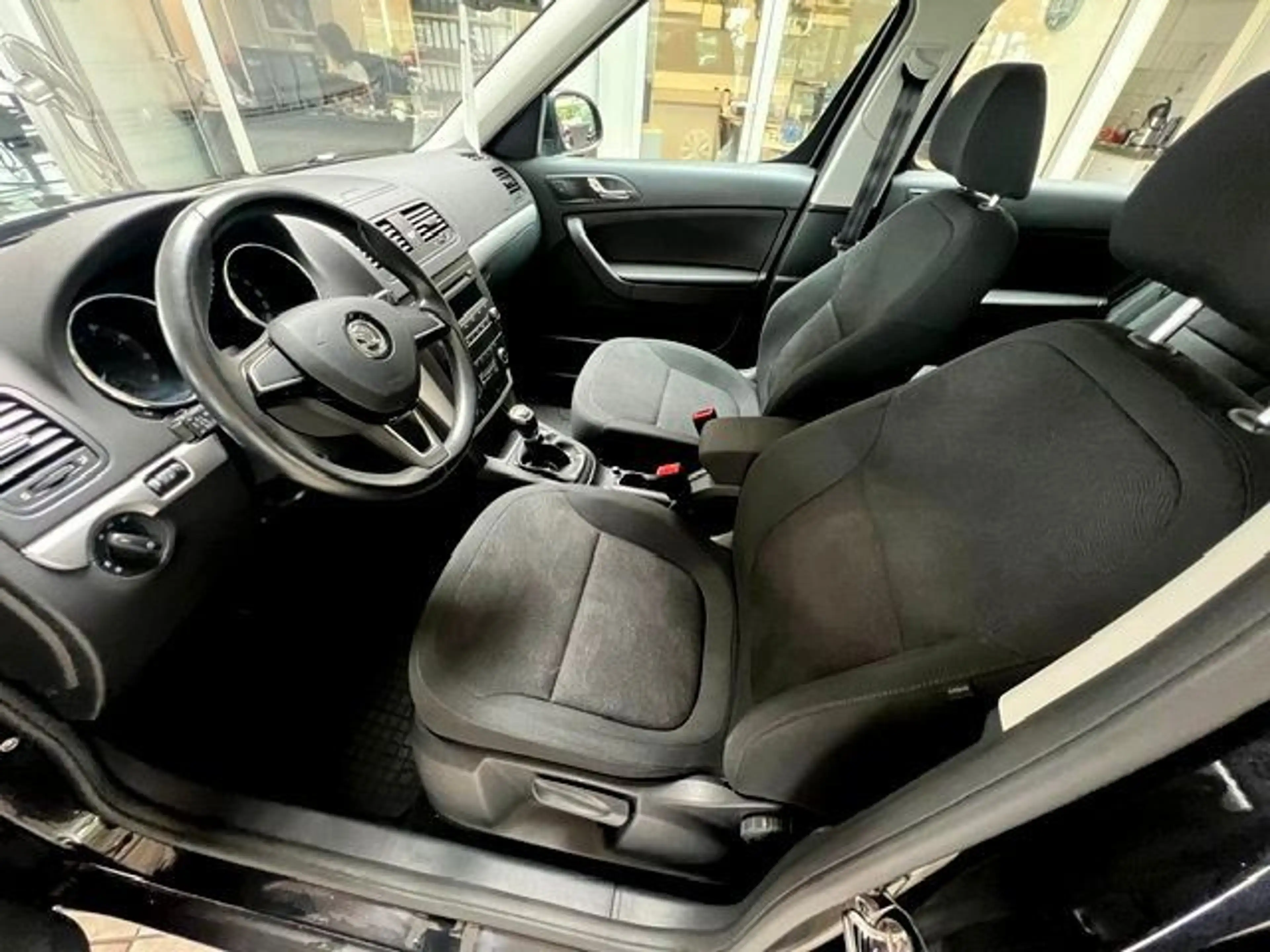 Skoda Yeti Ambition,Klimaautomatik,Einparkhilfe,Tempom — photo 9