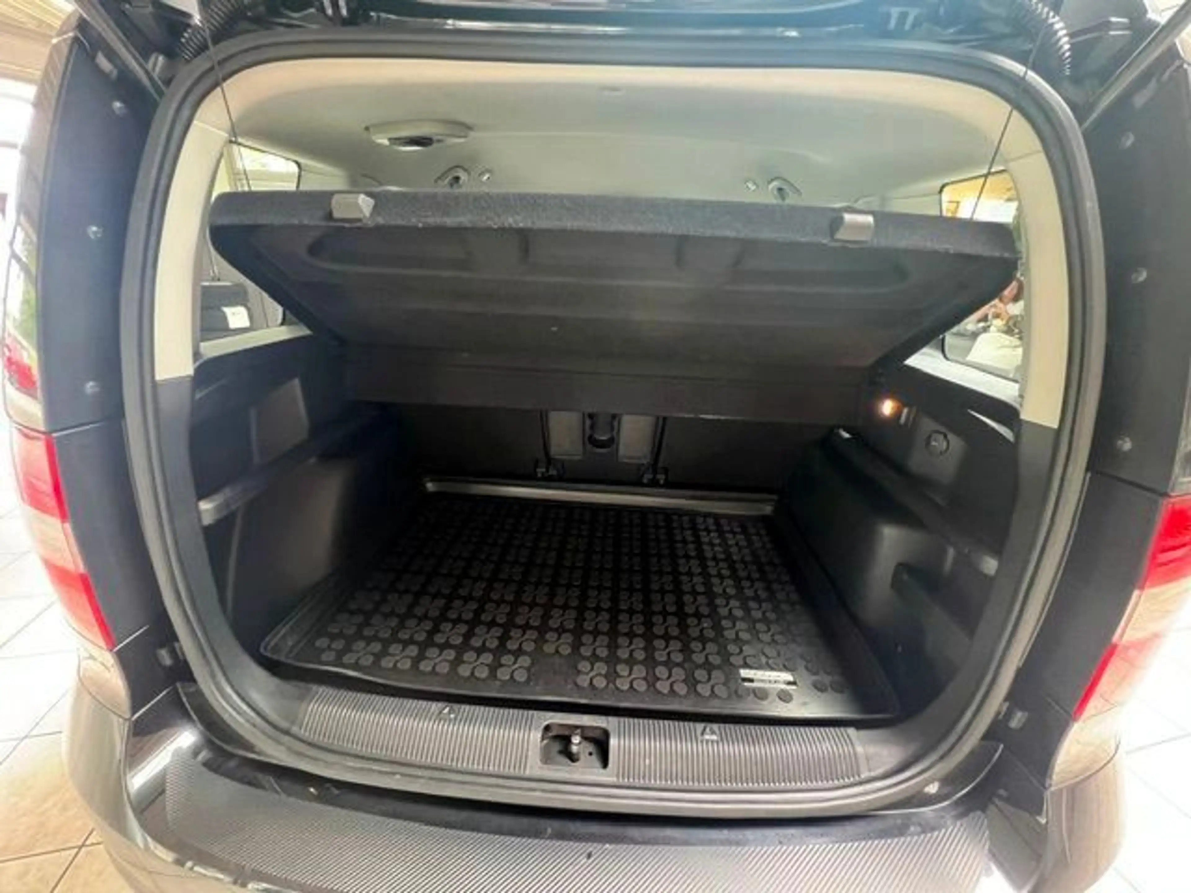 Skoda Yeti Ambition,Klimaautomatik,Einparkhilfe,Tempom — photo 13