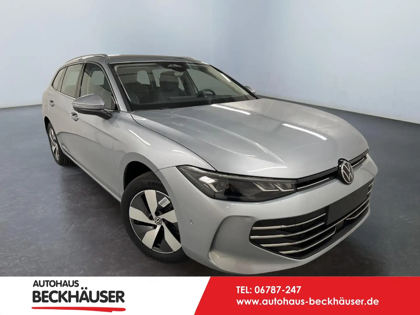 Volkswagen Passat Variant Business 1.5 eTSI 150PS/110kW DSG7 2025 +17" Bo... Plateado - 1