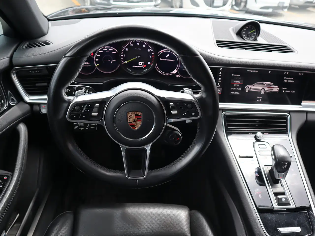 Porsche Panamera снимка Porsche Panamera