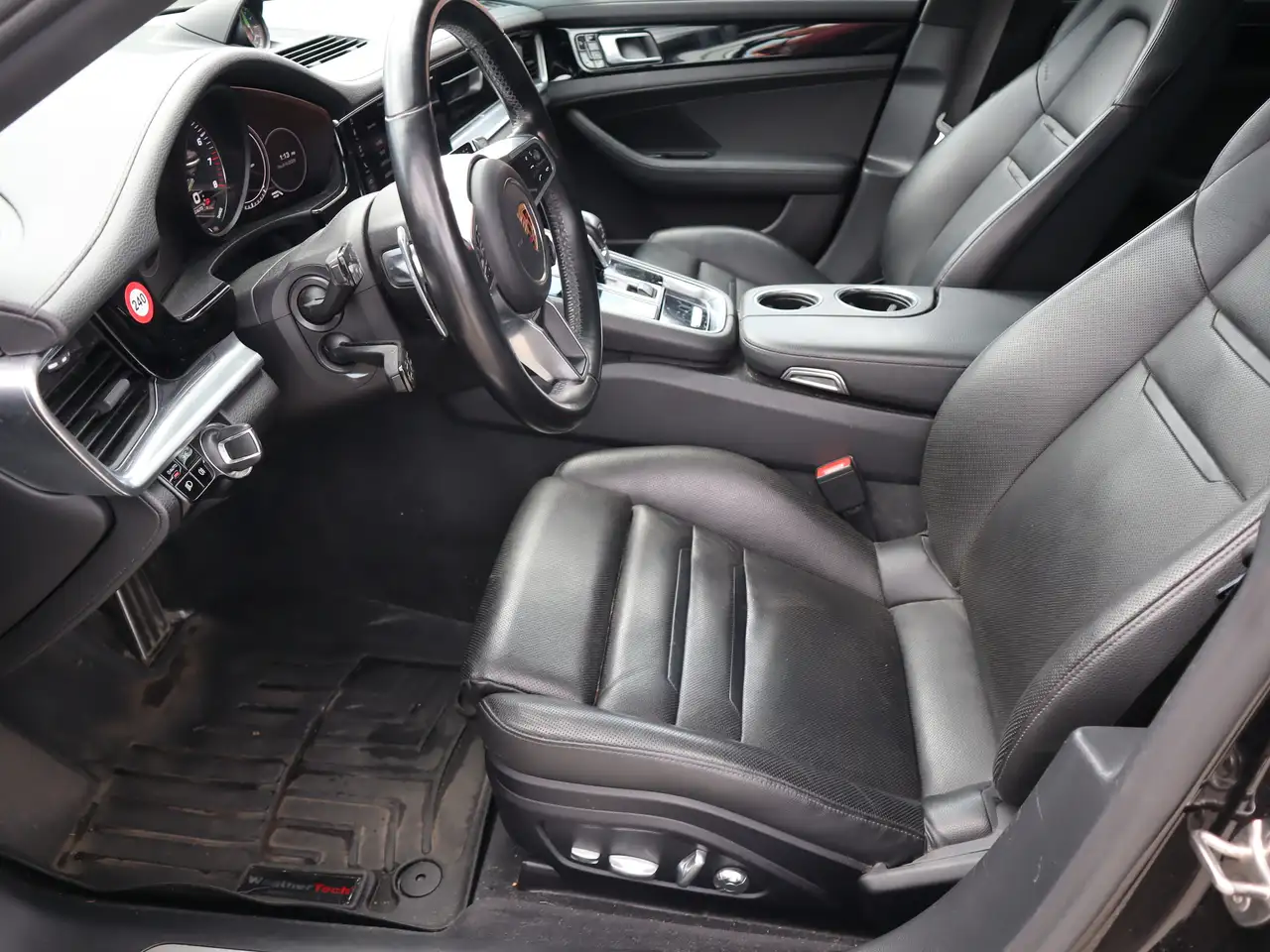 Porsche Panamera снимка Porsche Panamera