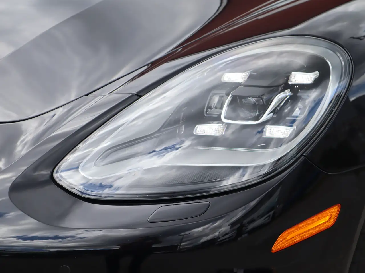 Porsche Panamera снимка Porsche Panamera