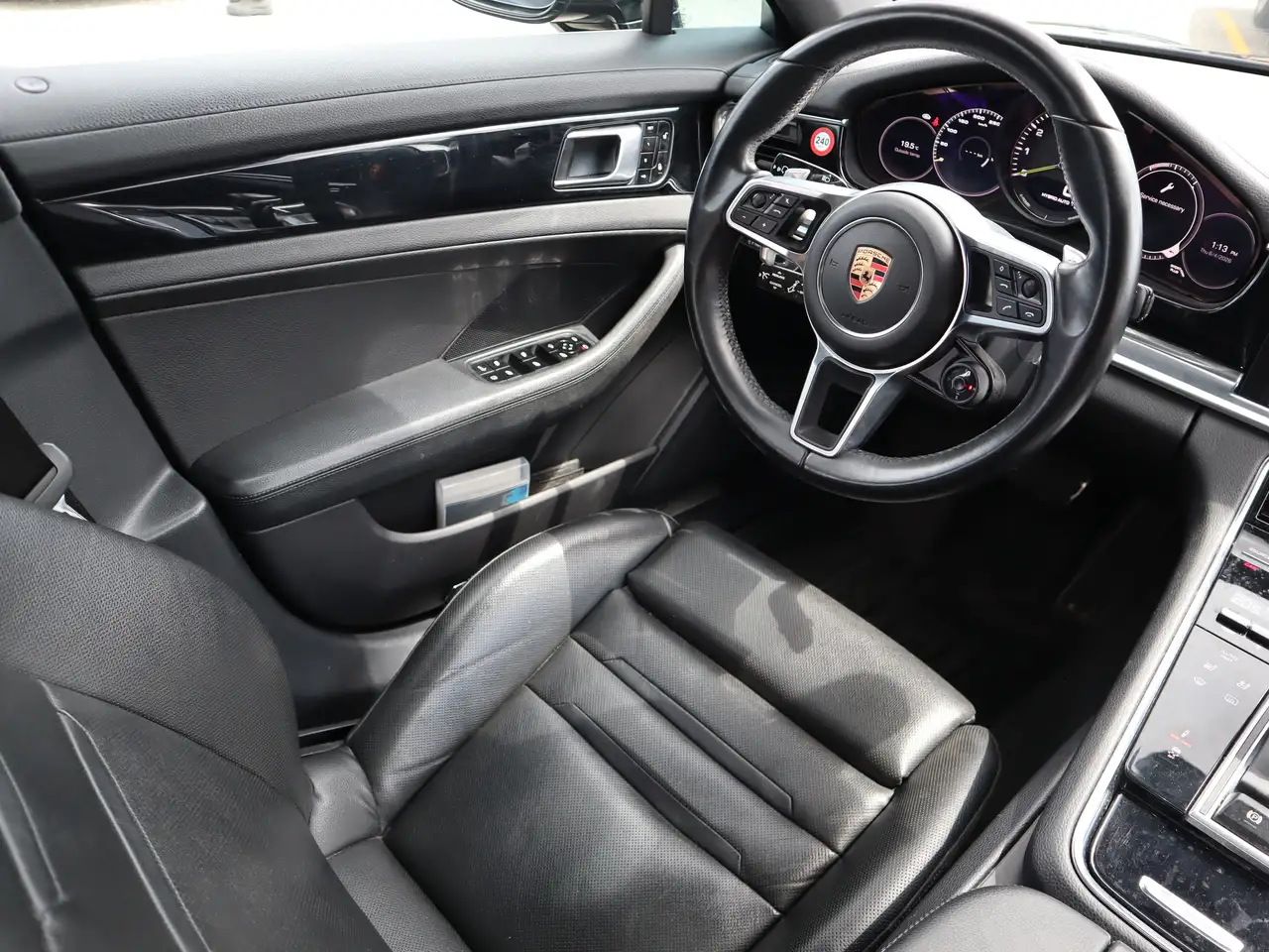 Porsche Panamera снимка Porsche Panamera
