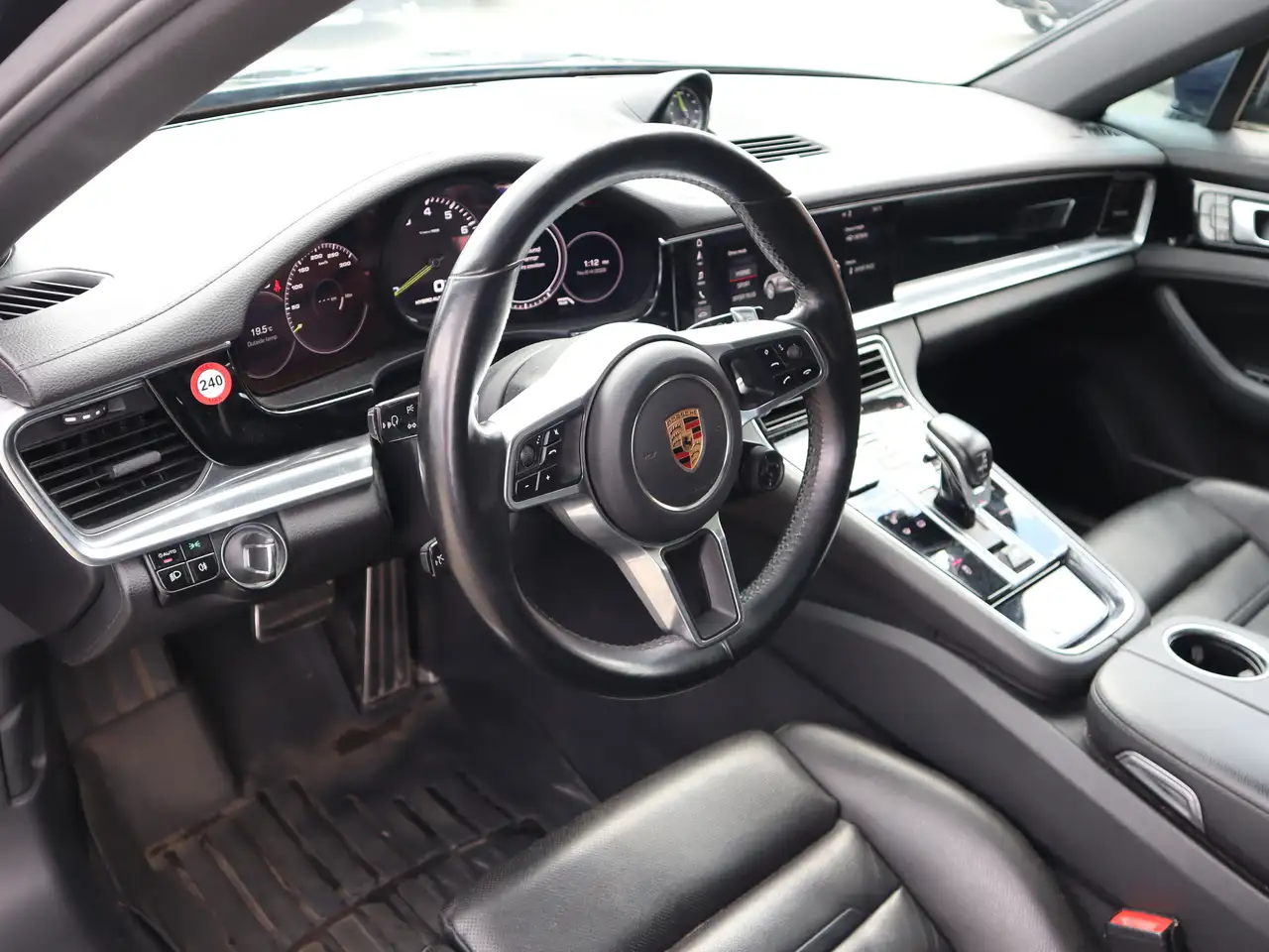 Porsche Panamera снимка Porsche Panamera