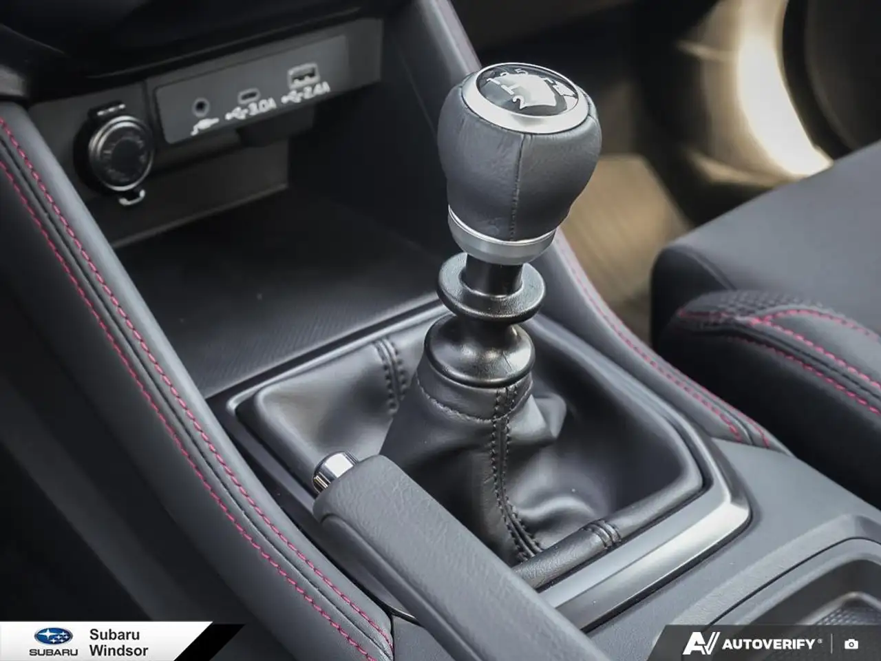 Subaru WRX снимка Subaru WRX