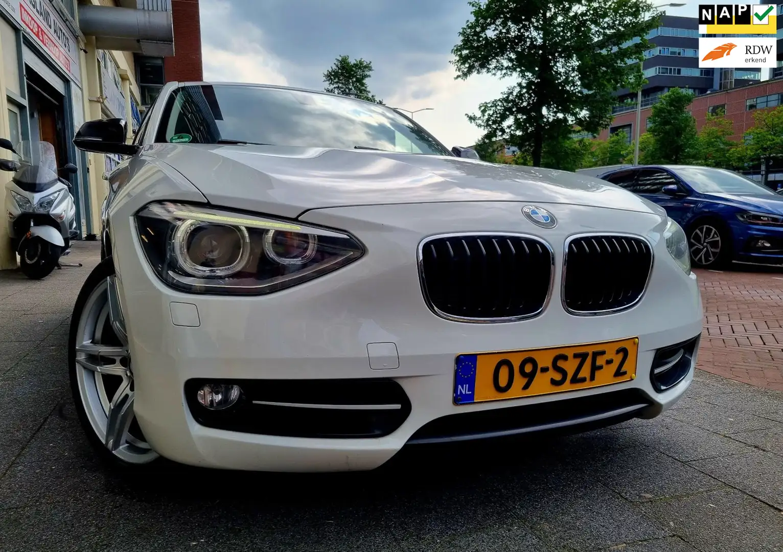BMW 116 1-serie 116i Business+ Navi Parksens CrusCtrl Blanc - 1