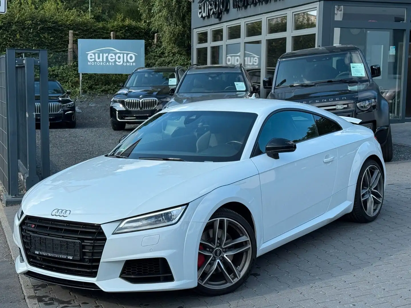 Audi TT S Coupe 2.0 TFSI quattro S Line /// Weiß - 2