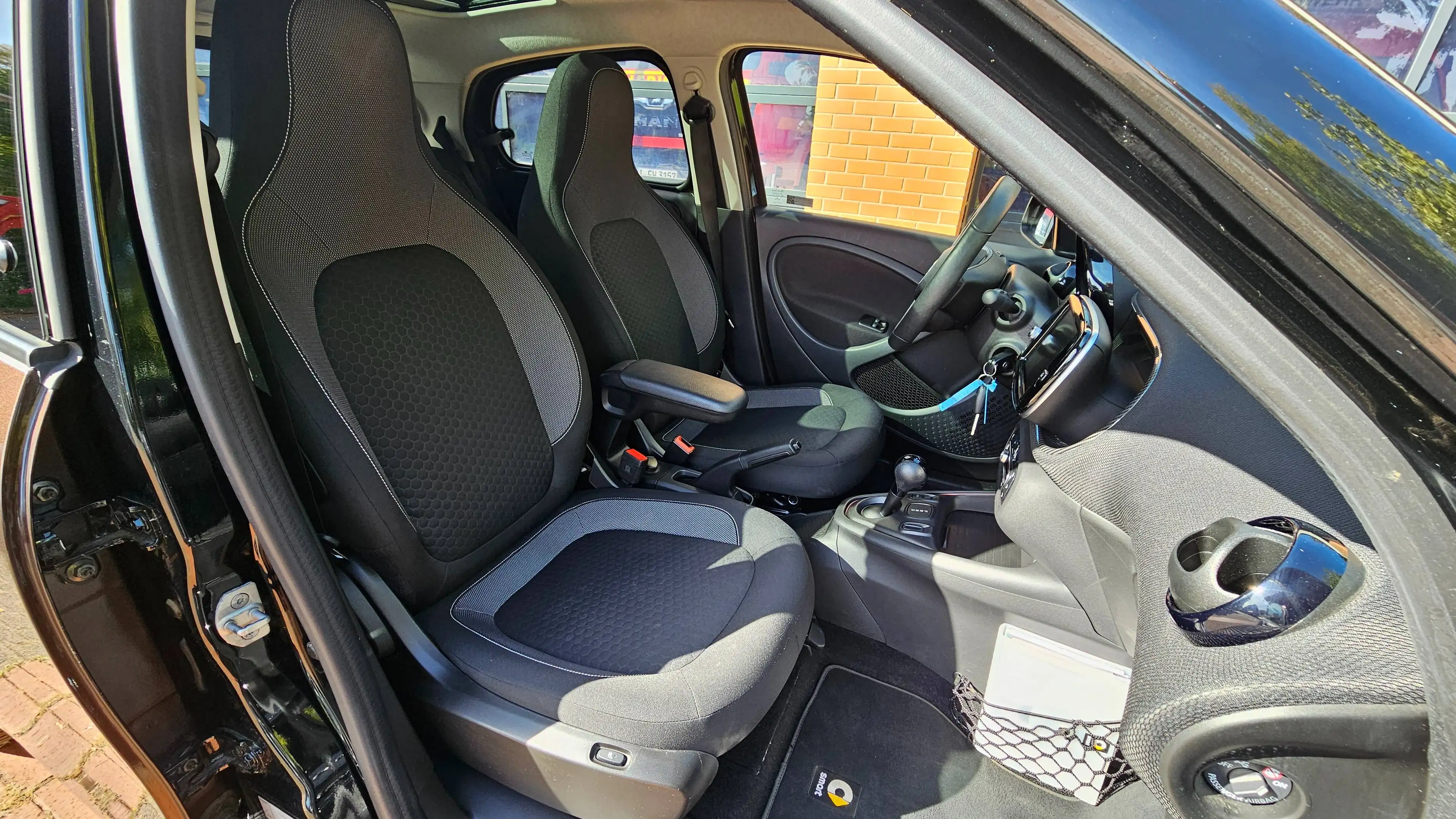 smart forFour smart EQ ForFour EQ passion mit plus u. exclusiv-Paket 22kw-Lader 2J Garantie möglich! — photo 12