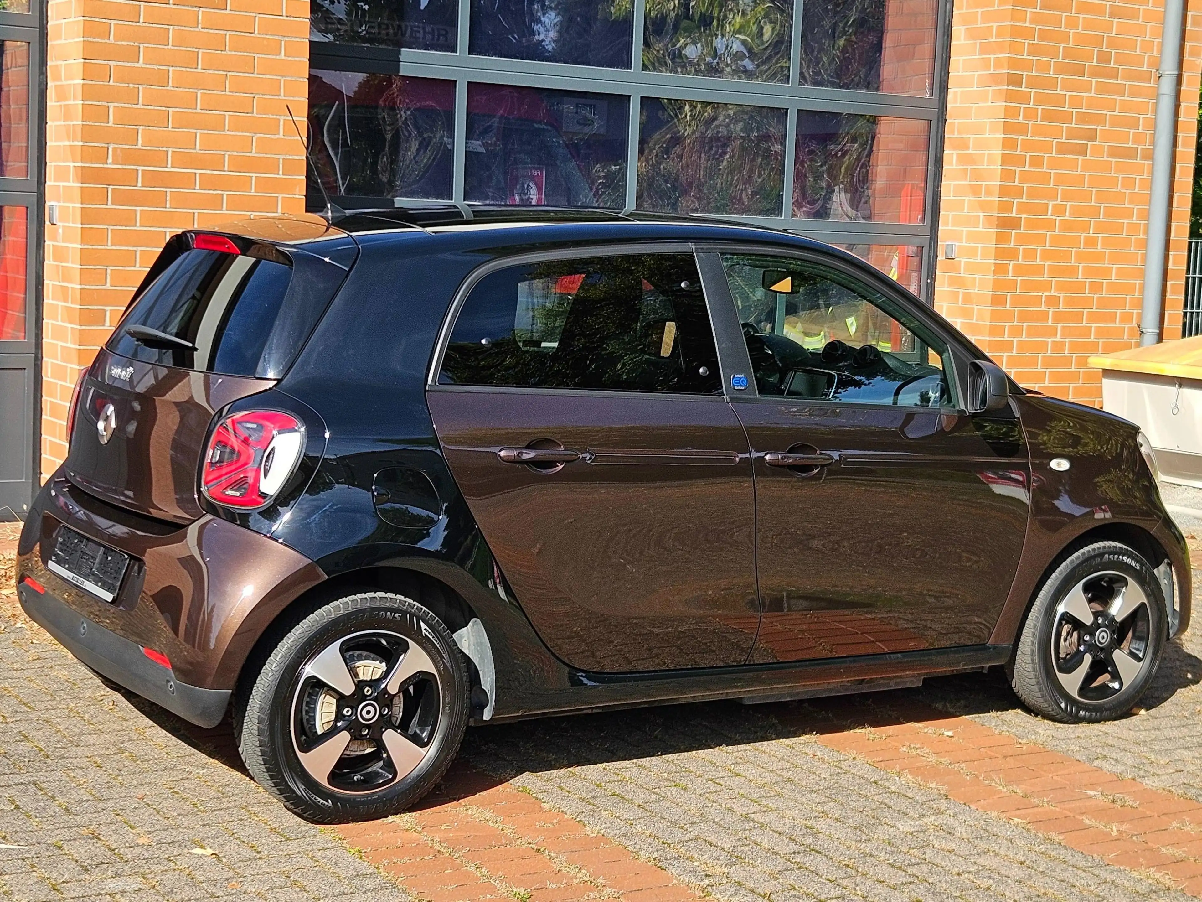 smart forFour smart EQ ForFour EQ passion mit plus u. exclusiv-Paket 22kw-Lader 2J Garantie möglich! — photo 10
