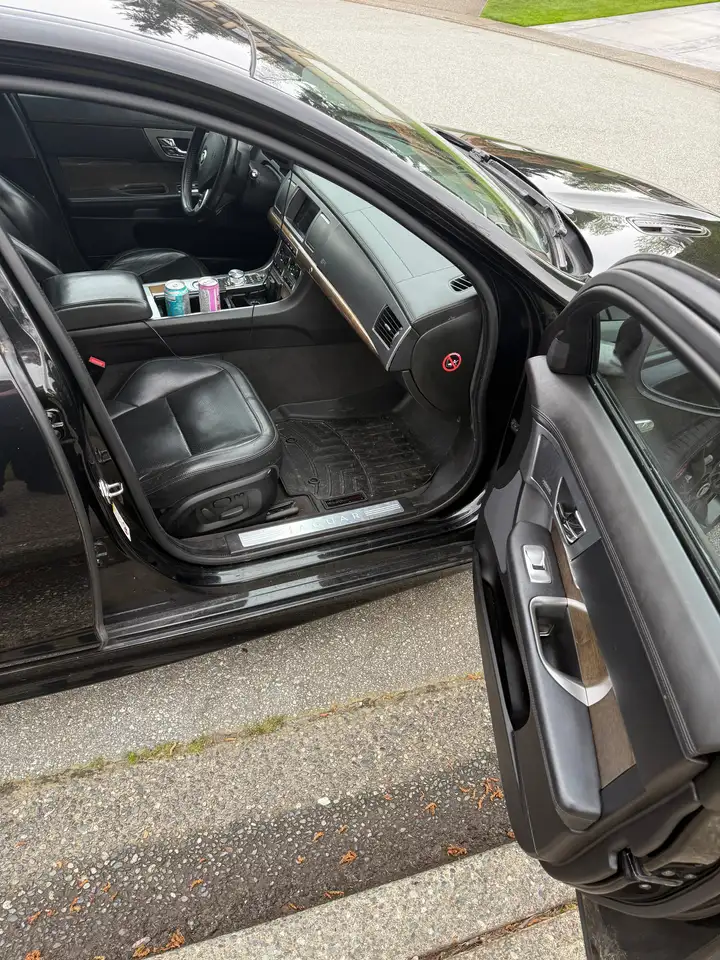 Jaguar XF снимка Jaguar XF