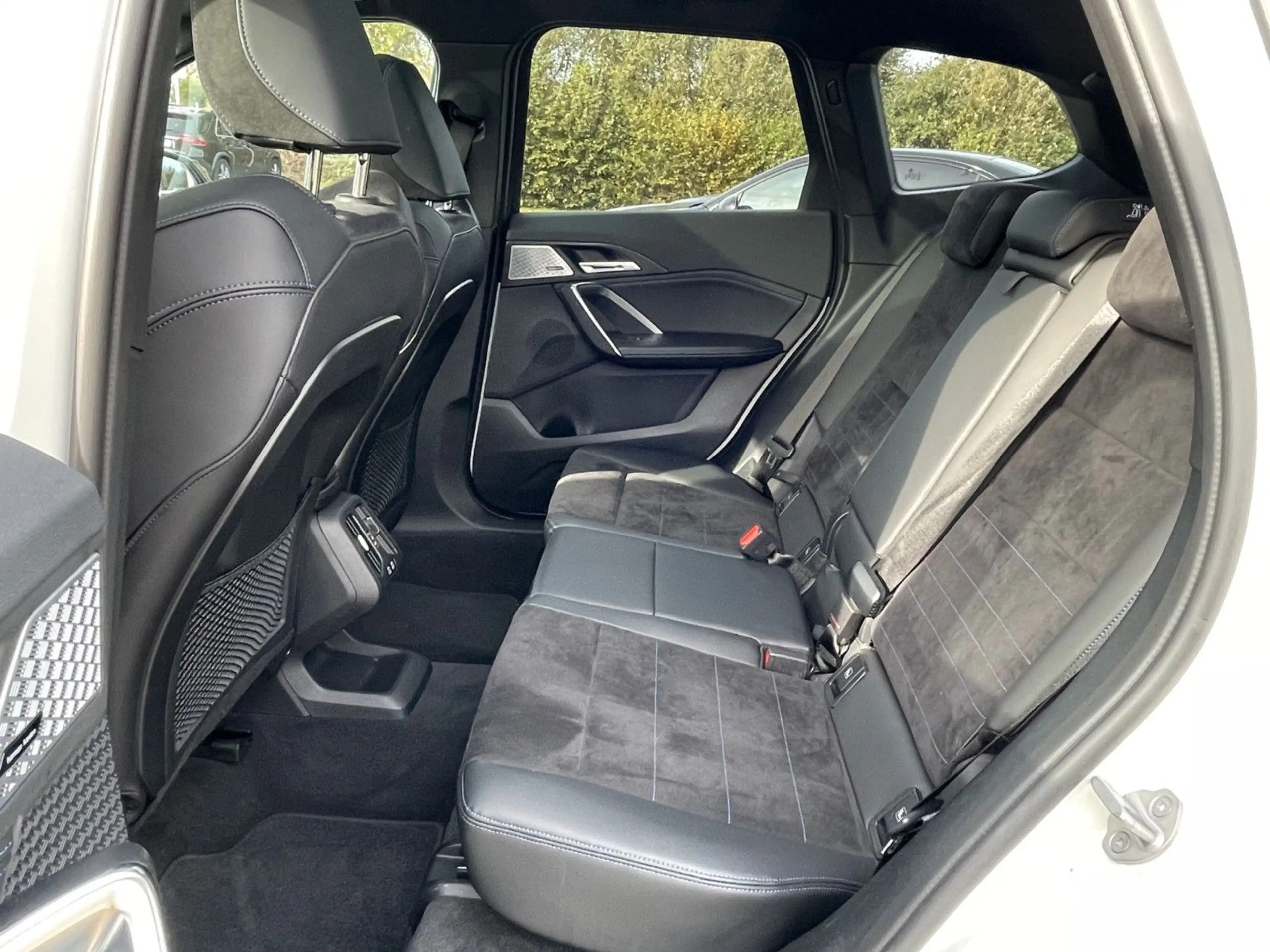 BMW X1 sDrive20i M Sportpaket PANO KAM H&K FA 18" — photo 8