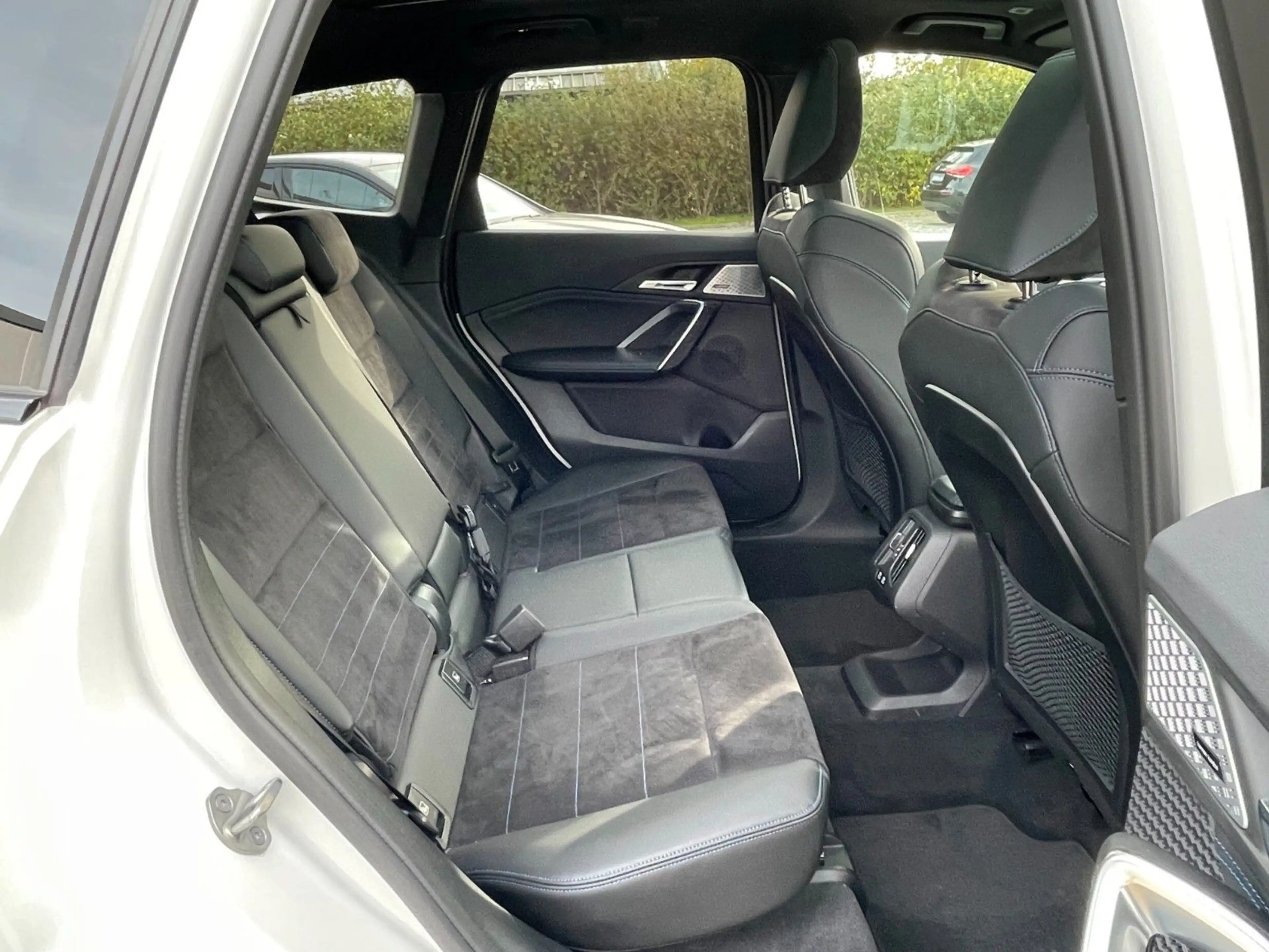BMW X1 sDrive20i M Sportpaket PANO KAM H&K FA 18" — photo 7
