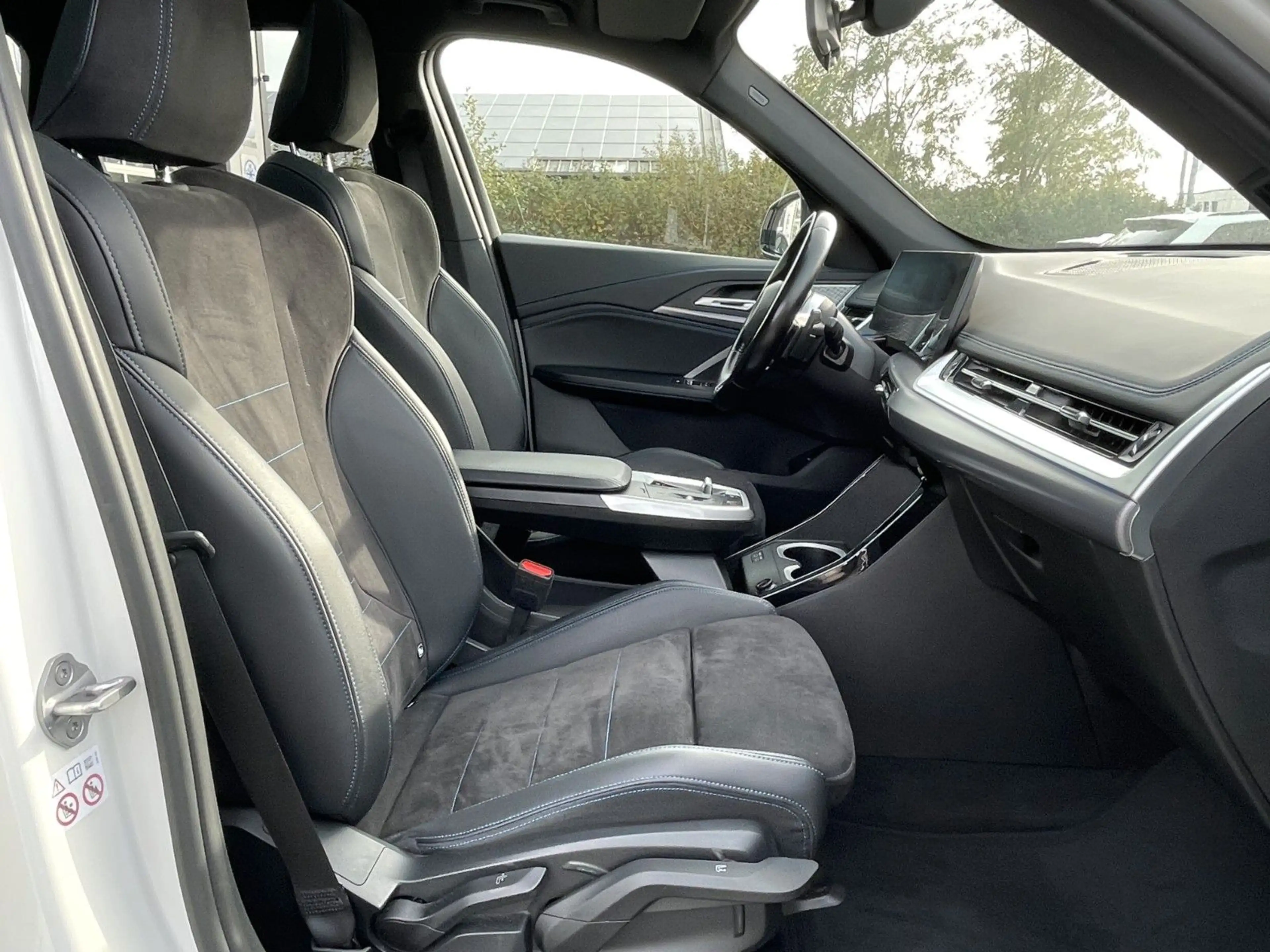 BMW X1 sDrive20i M Sportpaket PANO KAM H&K FA 18" — photo 6