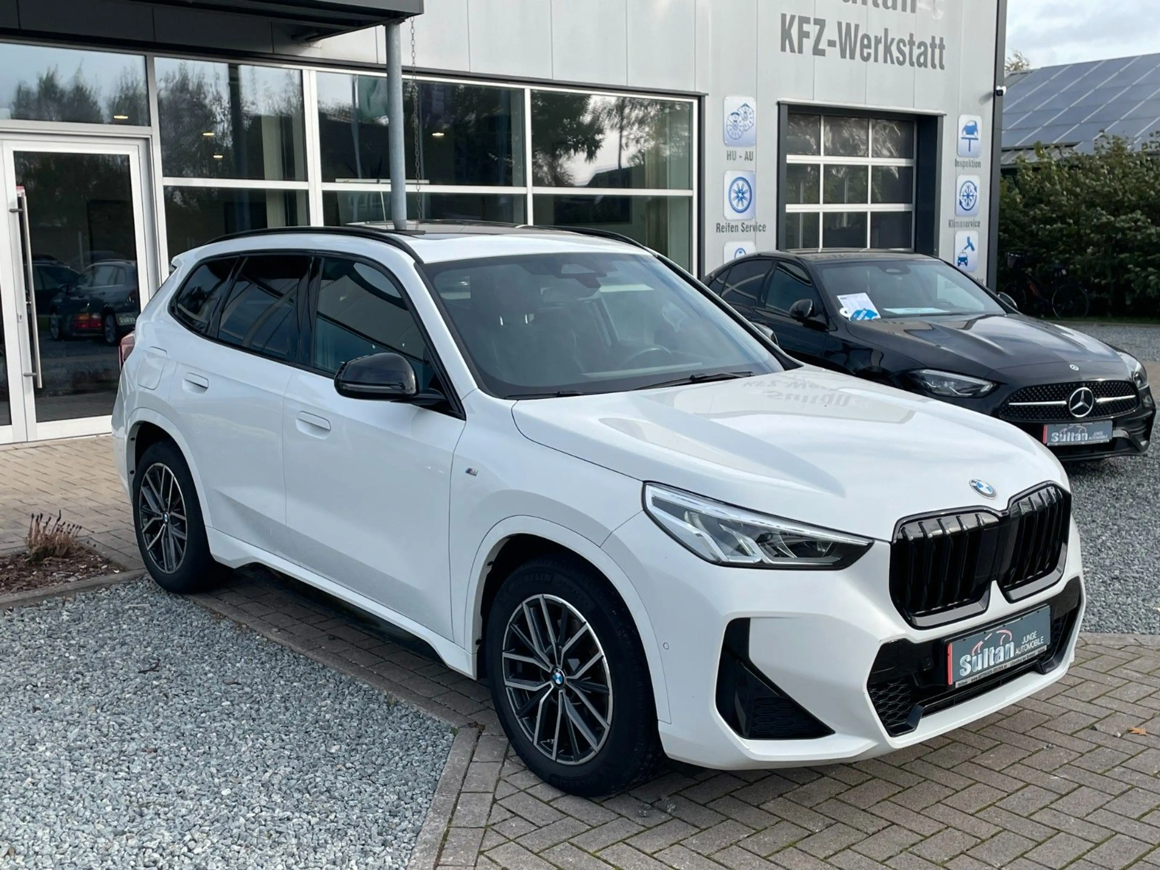 BMW X1 sDrive20i M Sportpaket PANO KAM H&K FA 18" — photo 4