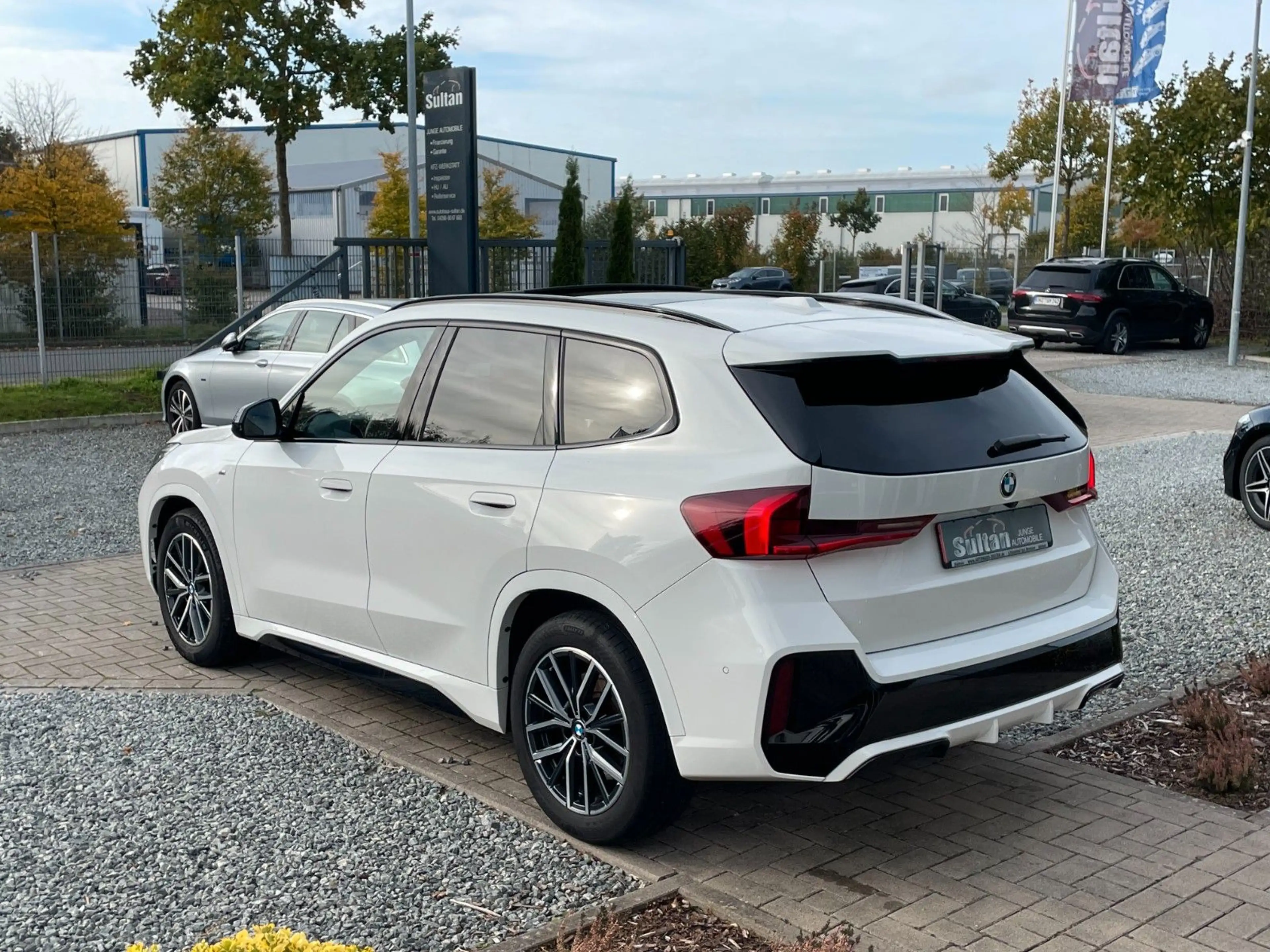 BMW X1 sDrive20i M Sportpaket PANO KAM H&K FA 18" — photo 5