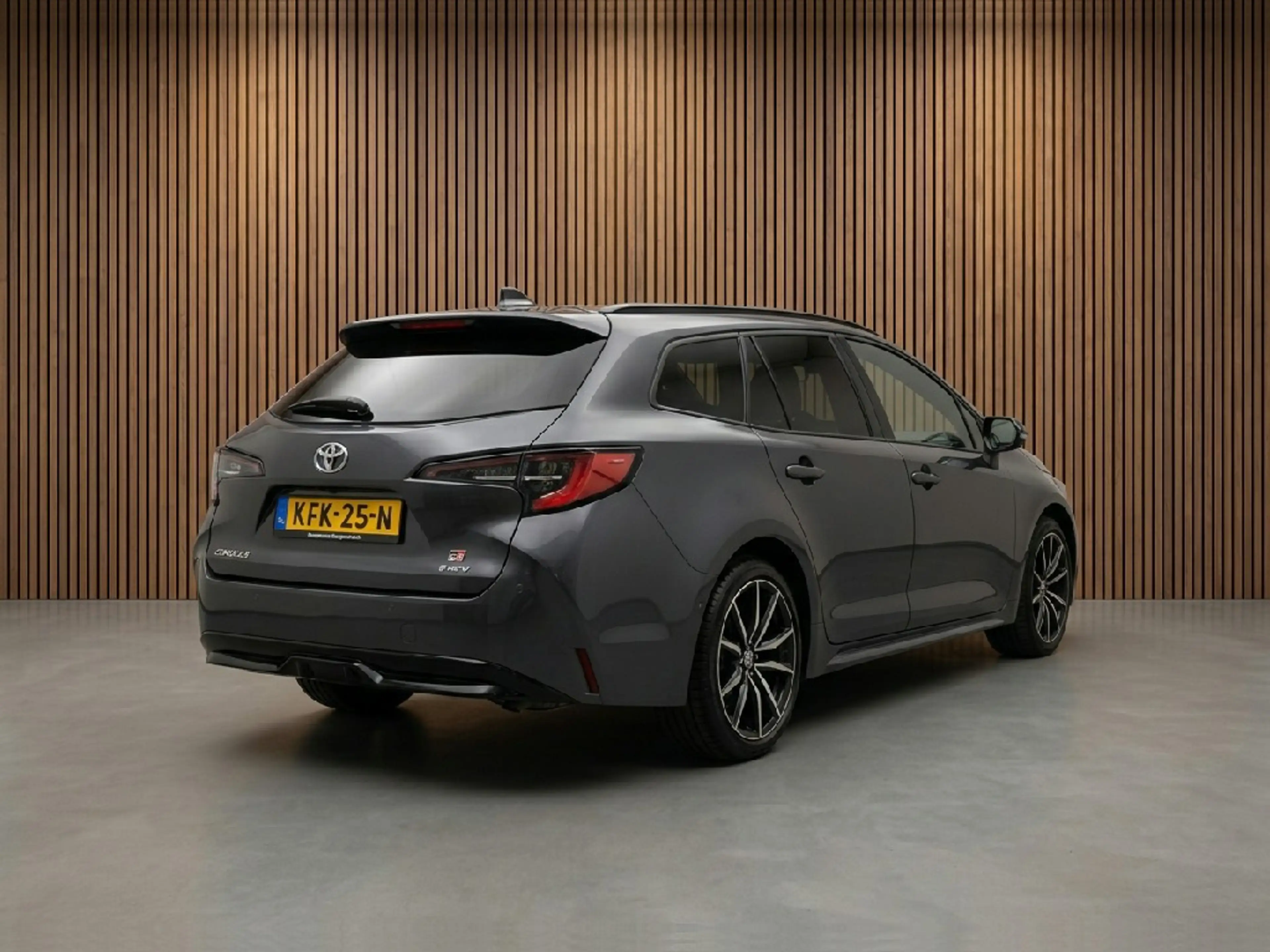 Toyota Corolla Touring Sports Hybrid 200 GR Sport 200 PK ! — photo 5