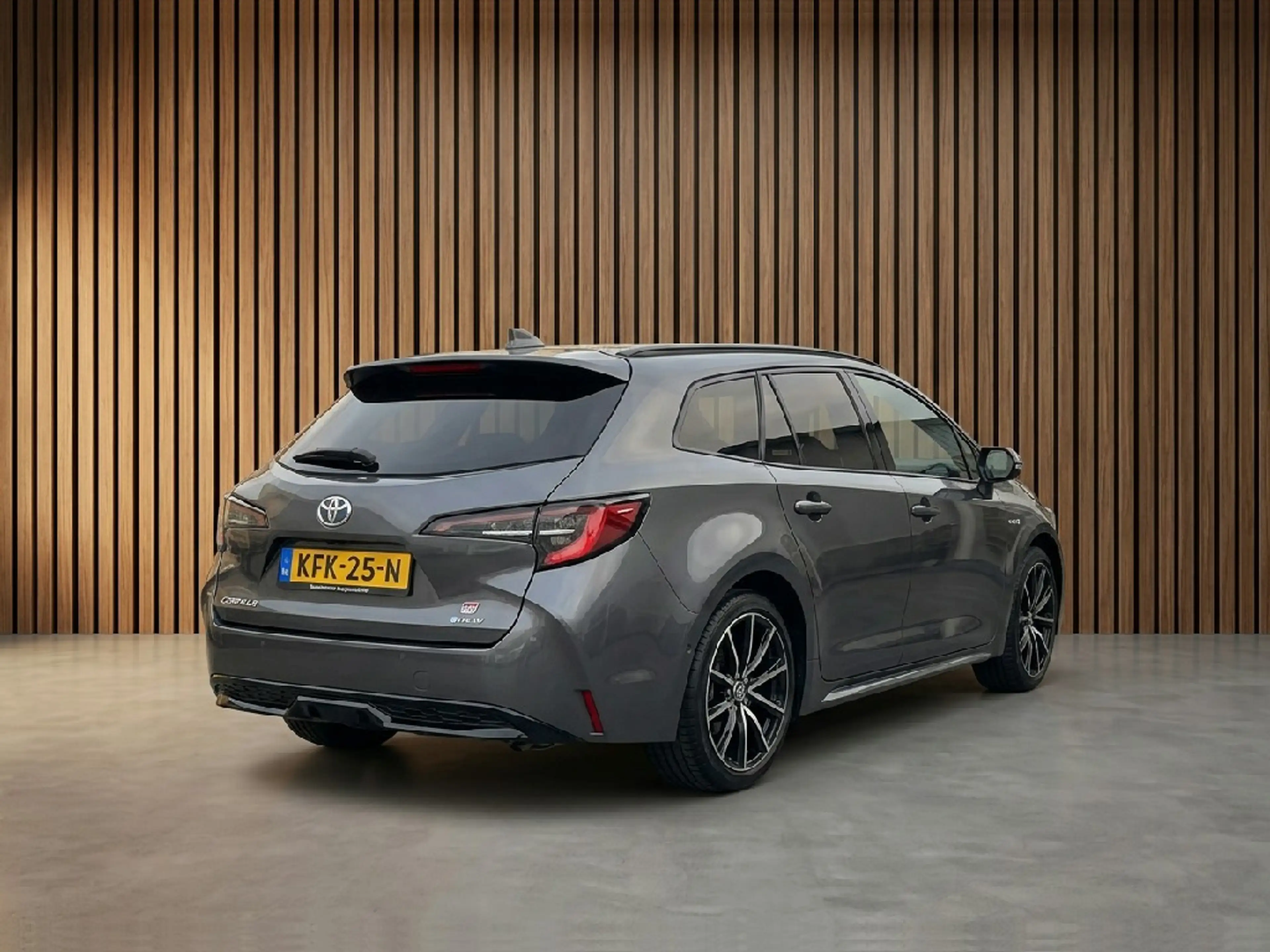 Toyota Corolla Touring Sports Hybrid 200 GR Sport 200 PK ! — photo 7