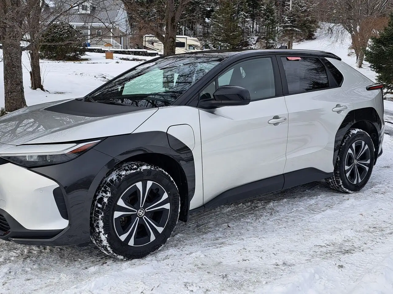 Toyota bZ4X снимка Toyota bZ4X