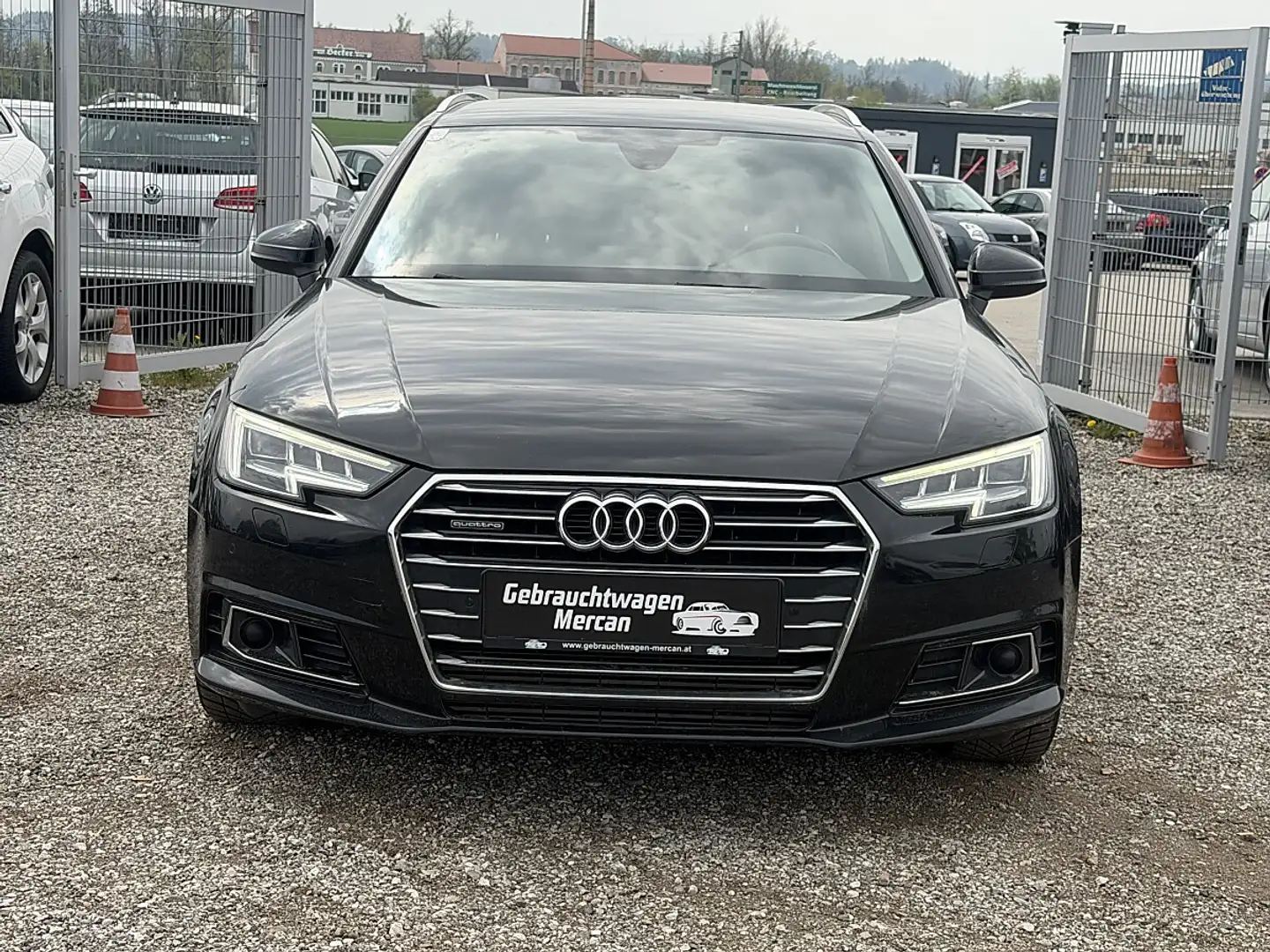 Audi A4 Avant 3,0 TDI quattro Design tiptronic Schwarz - 2