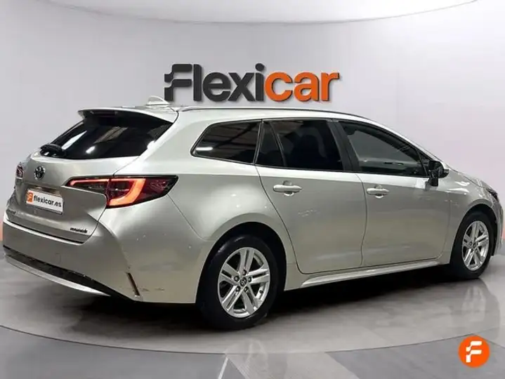 Toyota Auris 2022, foto 8