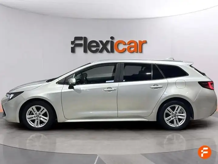 Toyota Auris 2022, foto 4