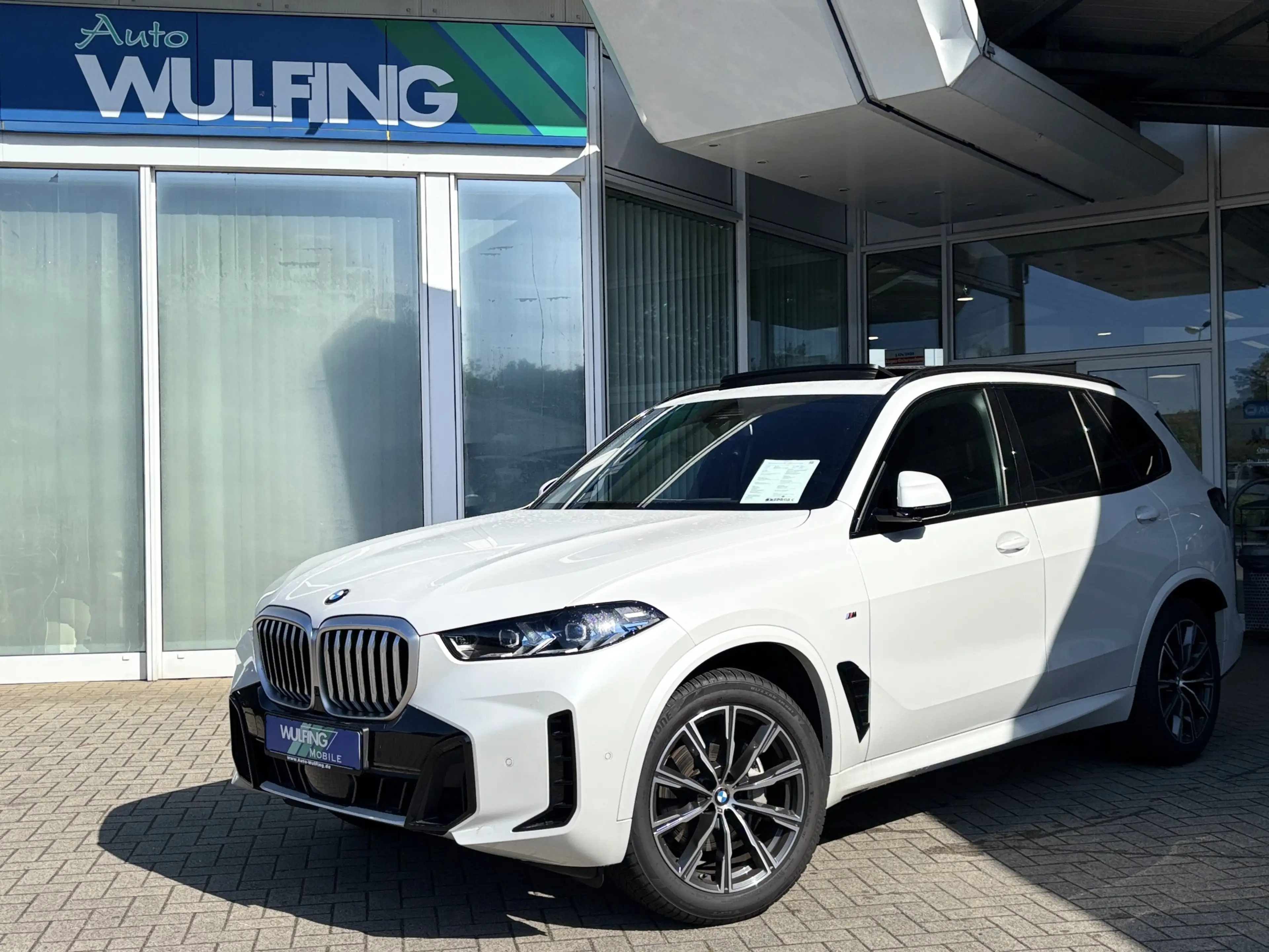 BMW X5 40d xDrive M-SPORT LEDER Pano AHK 1. Hd.