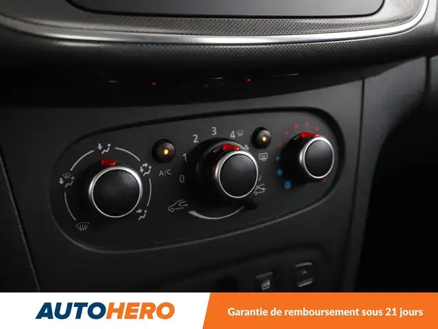 Dacia Sandero view 26