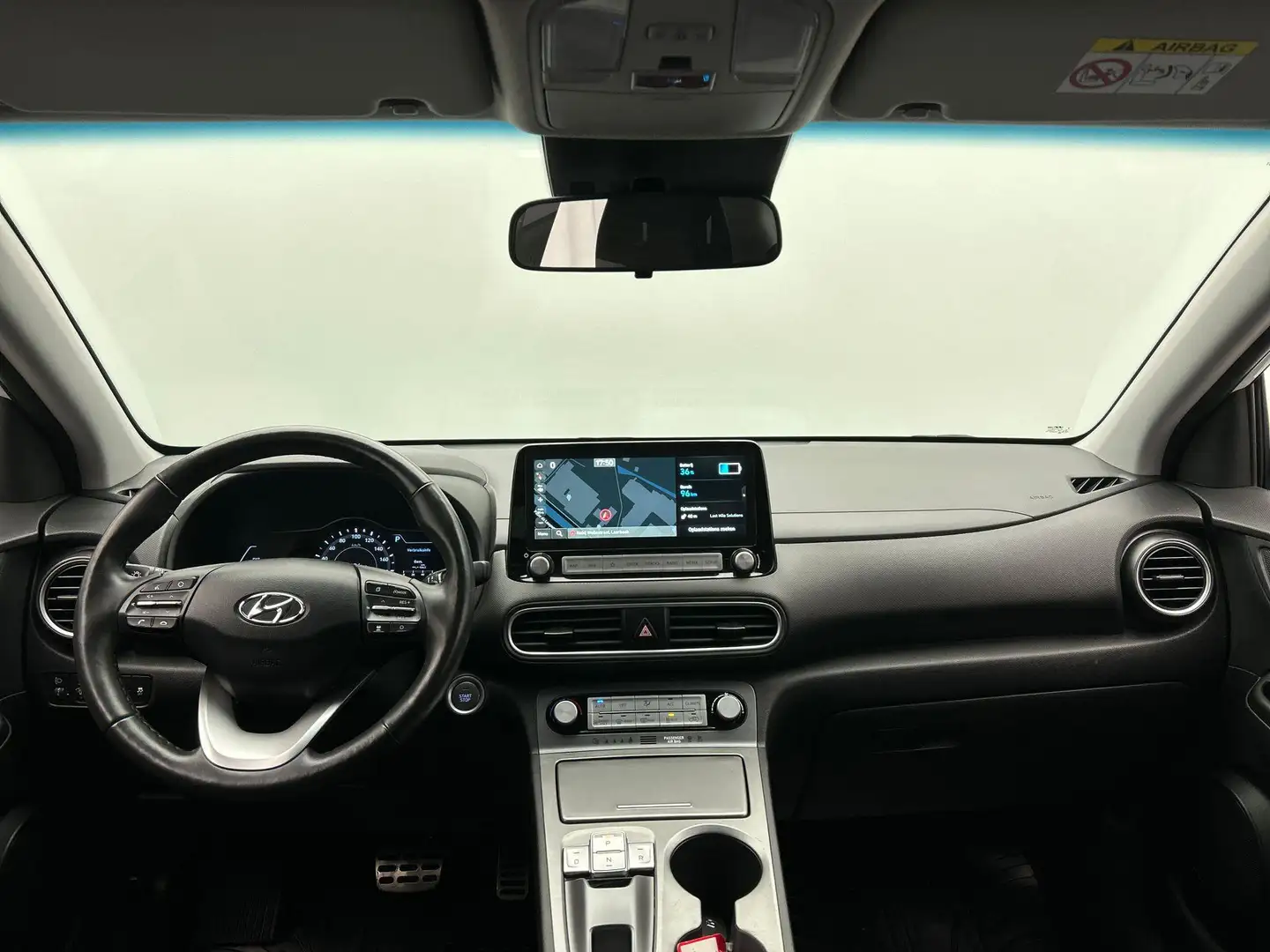 Hyundai KONA EV Comfort 39 kWh * 1e Eigenaar * Carplay Adaptive Weiß - 2