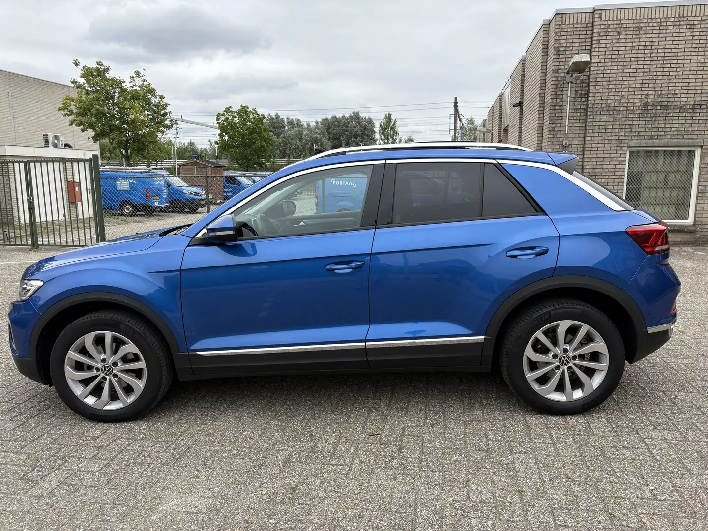 Volkswagen T-Roc 1.5 TSI style panorama dak alcantara 2022 Blauw - 2