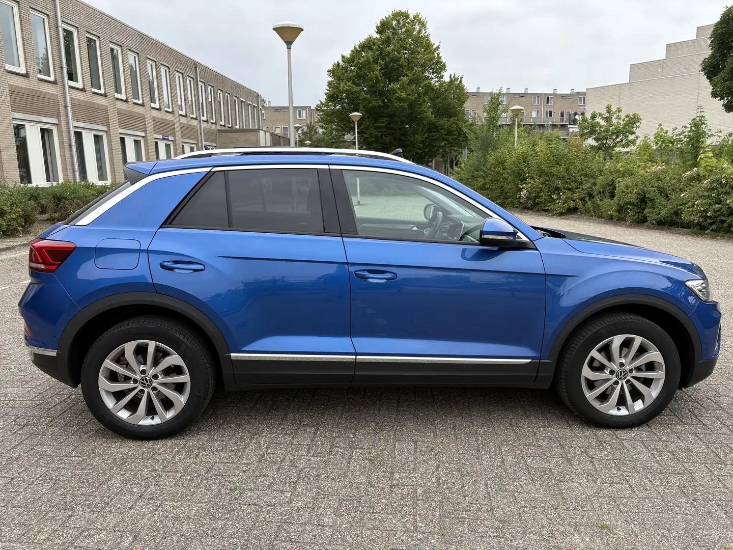 Volkswagen T-Roc 1.5 TSI style panorama dak alcantara 2022 Blauw - 1