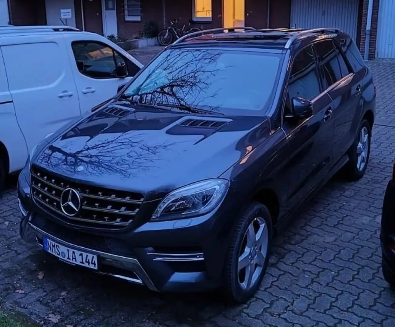 Mercedes-Benz ML 350 ML 350 CDI BlueTec TÜV Neu Grijs - 1