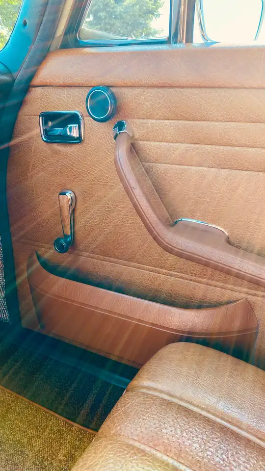 Mercedes-Benz 230 снимка Mercedes-Benz 230