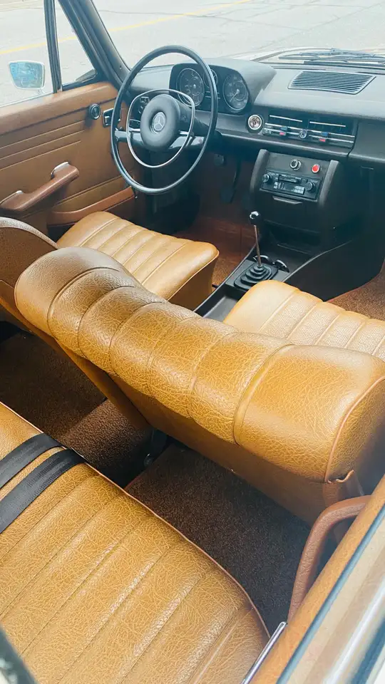 Mercedes-Benz 230 снимка Mercedes-Benz 230