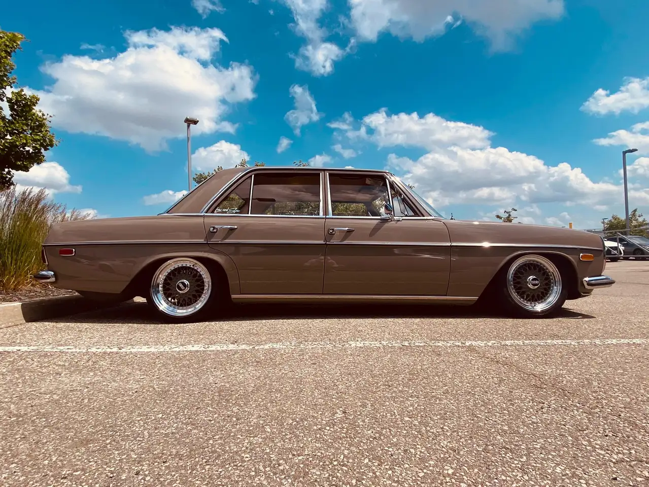 Mercedes-Benz 230 снимка Mercedes-Benz 230