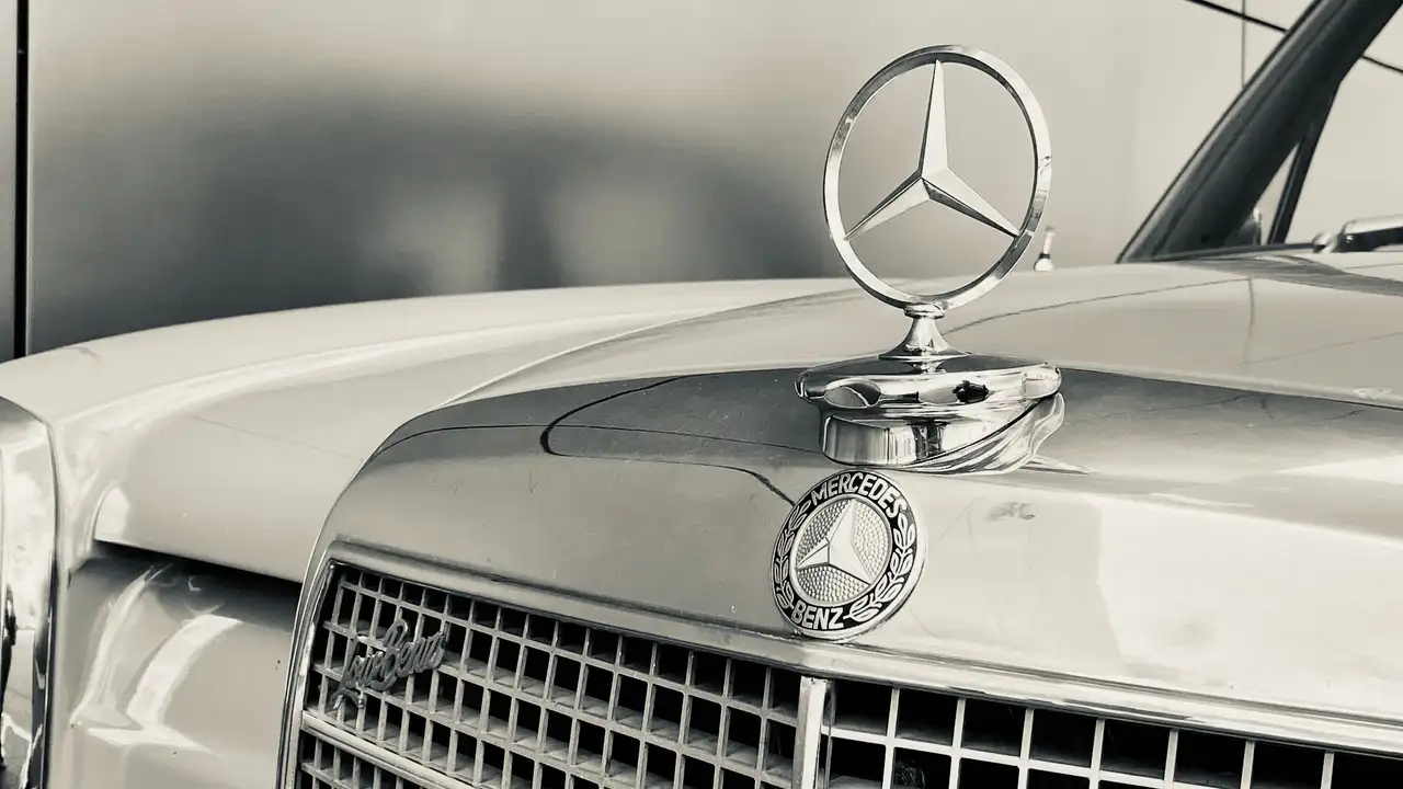 Mercedes-Benz 230 снимка Mercedes-Benz 230