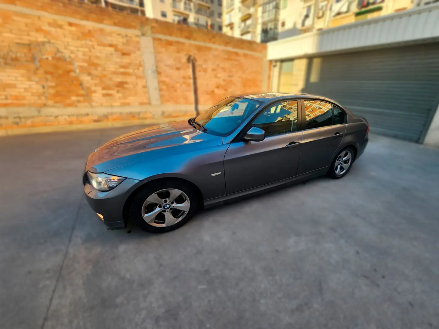 BMW 320 320d Efficient Dynamics Edition Gris - 2