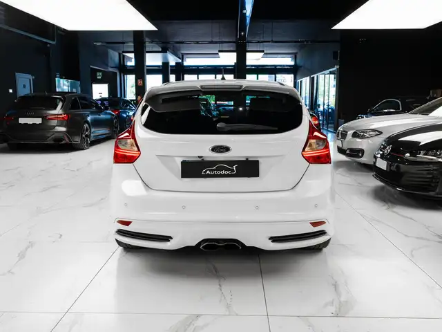 Ford Focus view 5