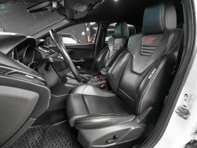 Ford Focus view 10
