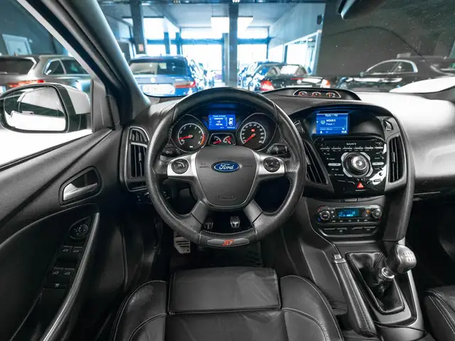 Ford Focus view 11